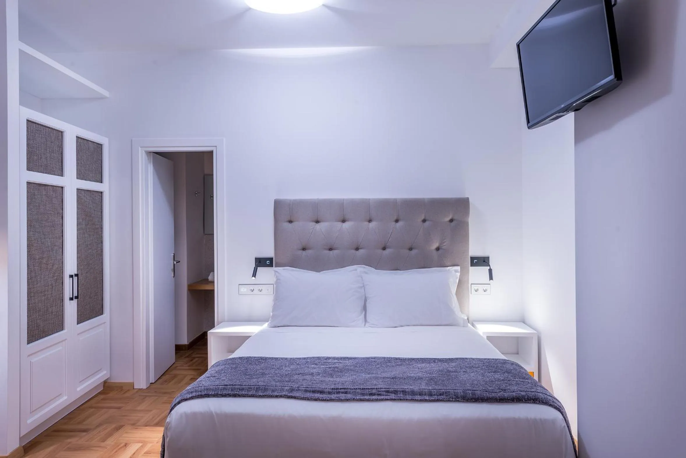 Bed in Shapes Luxury Suites