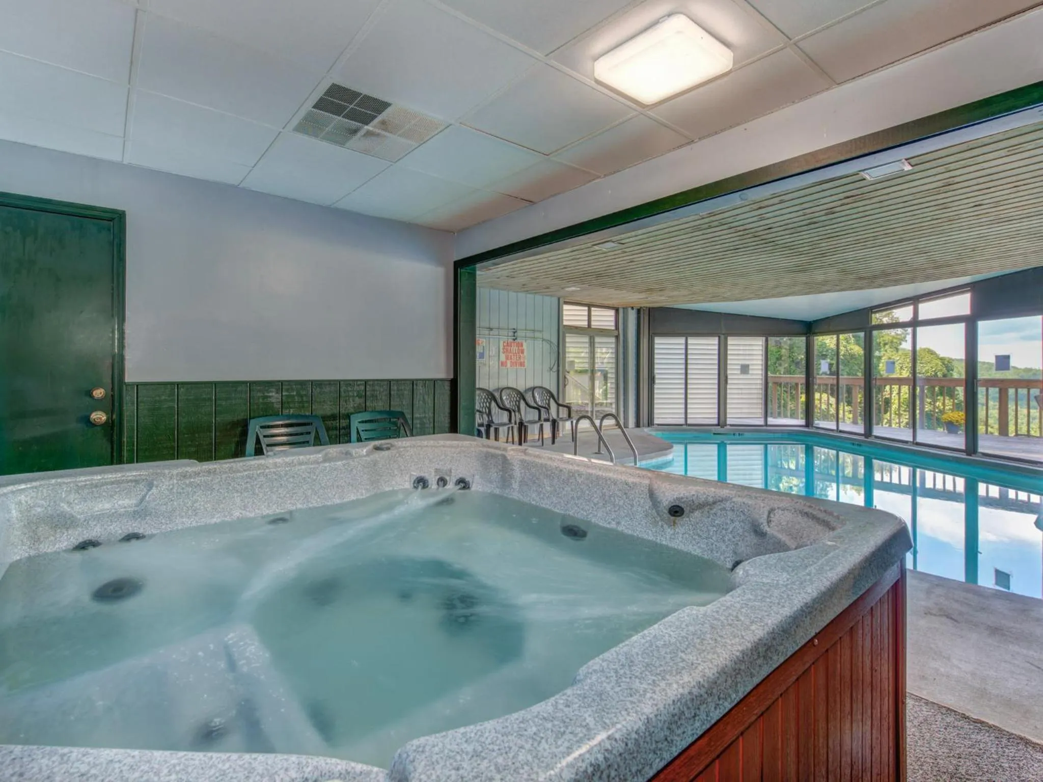 Hot Tub in Bear Cub Retreat