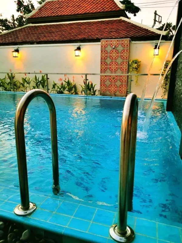 Swimming pool in Beach Gallery House