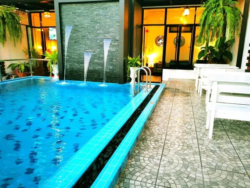 Swimming pool in Beach Gallery House