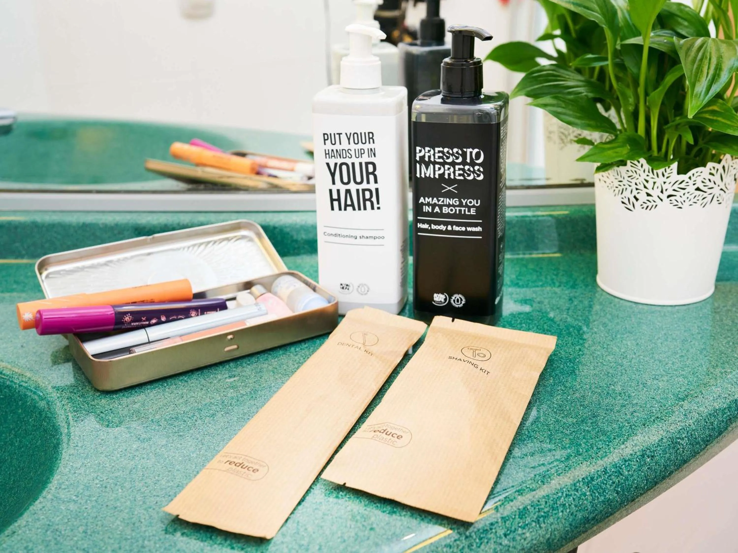 Bedroom in Ibis Como