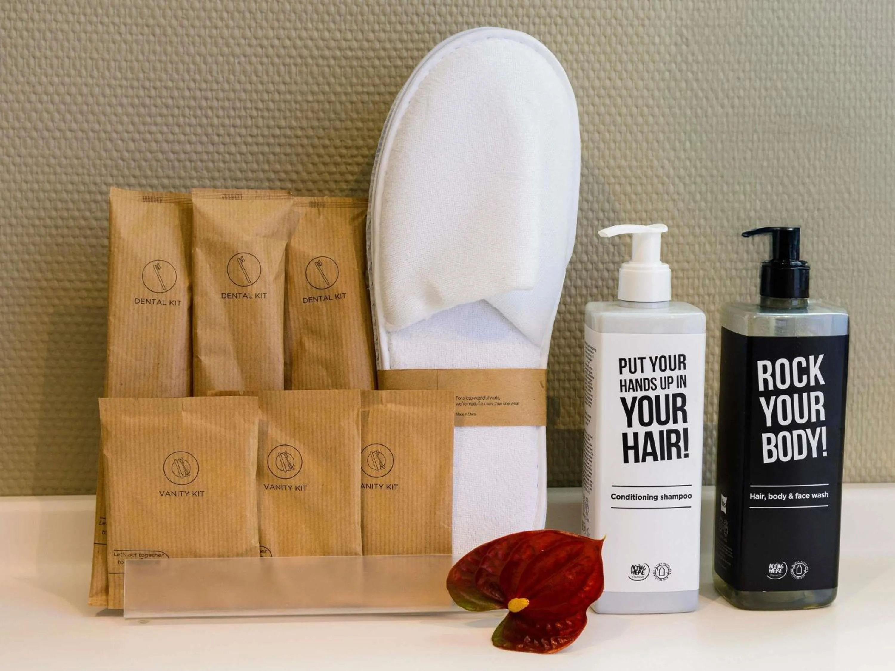 Bedroom in Ibis Como