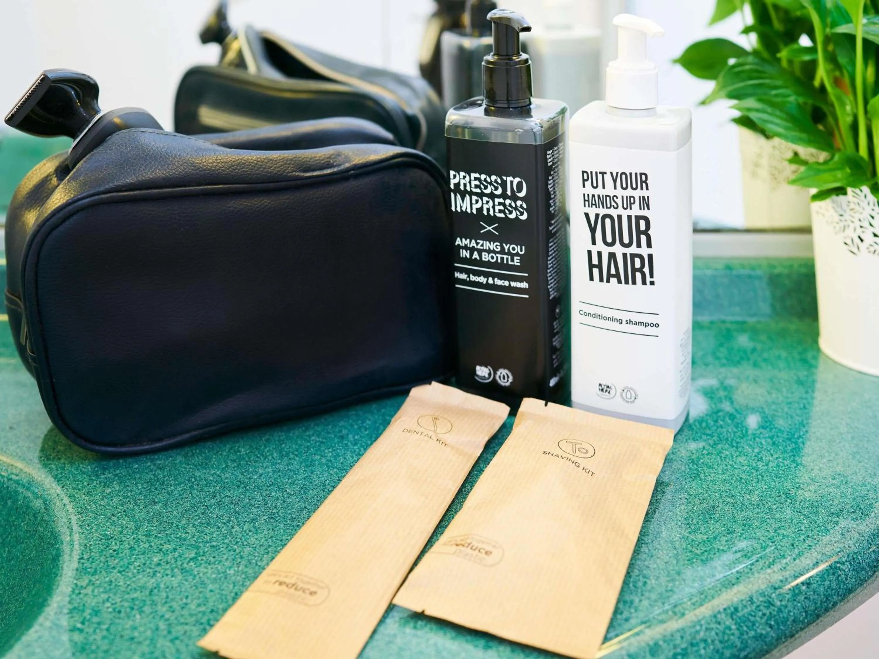 Bedroom in Ibis Como