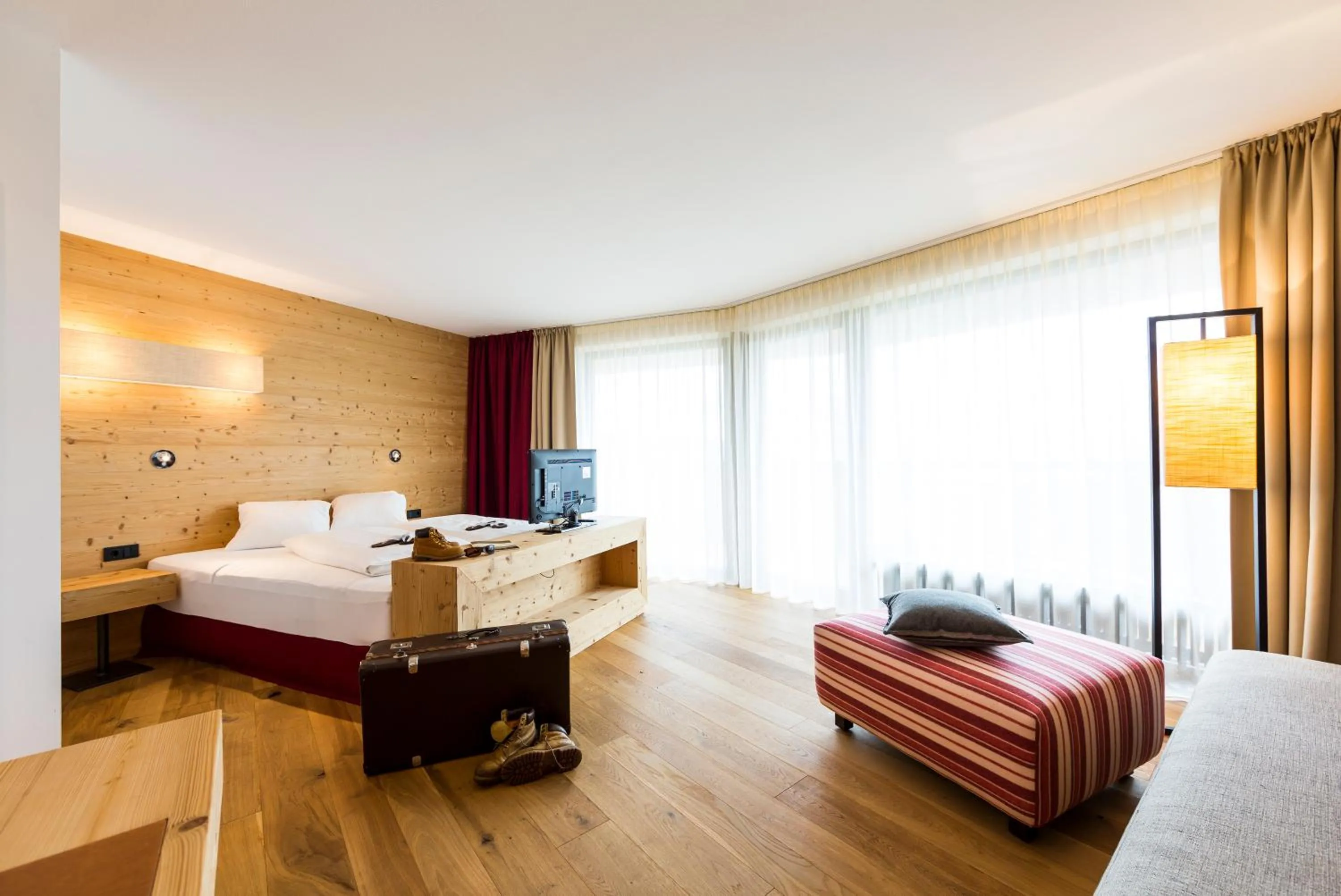 Bedroom, Bed in Hotel Dolomitenblick