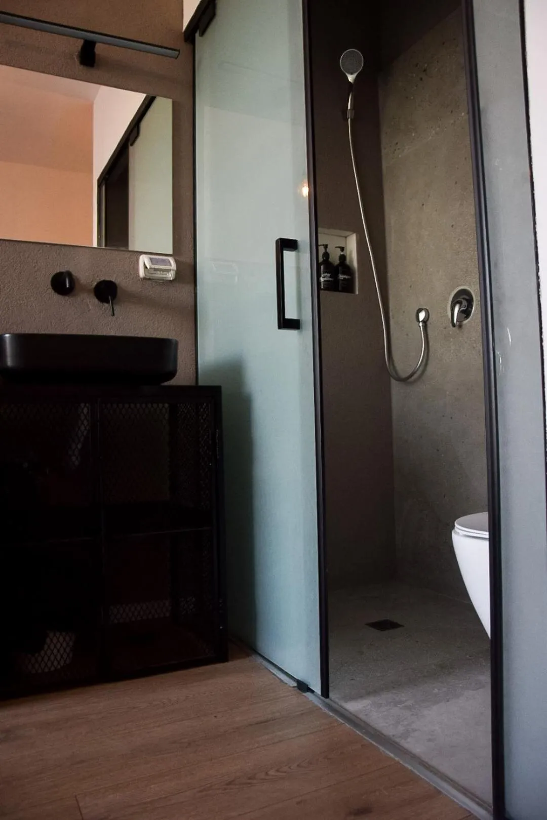 Shower in LEVO Urban Studios