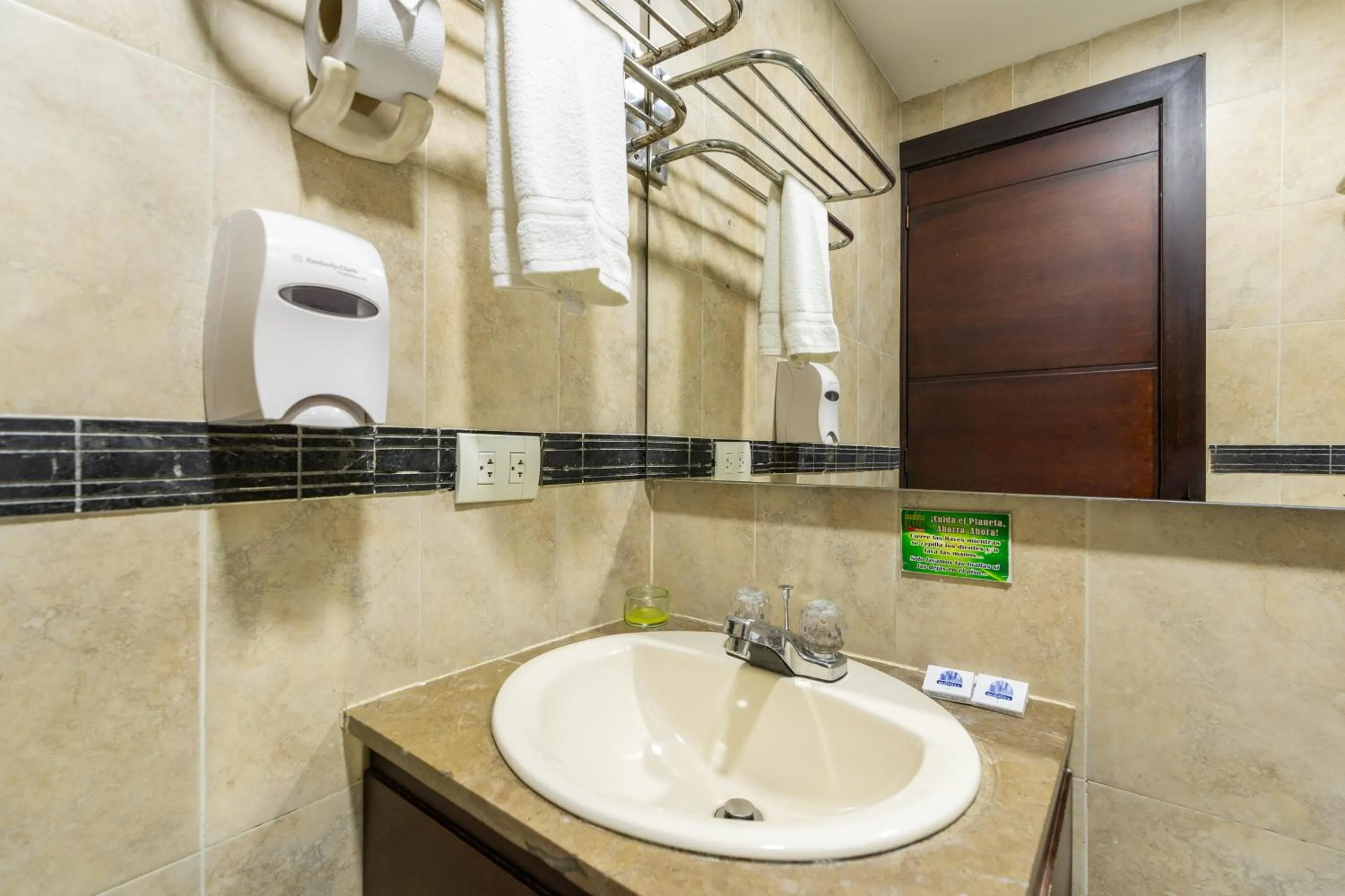 Shower in Hotel Bogota Resort