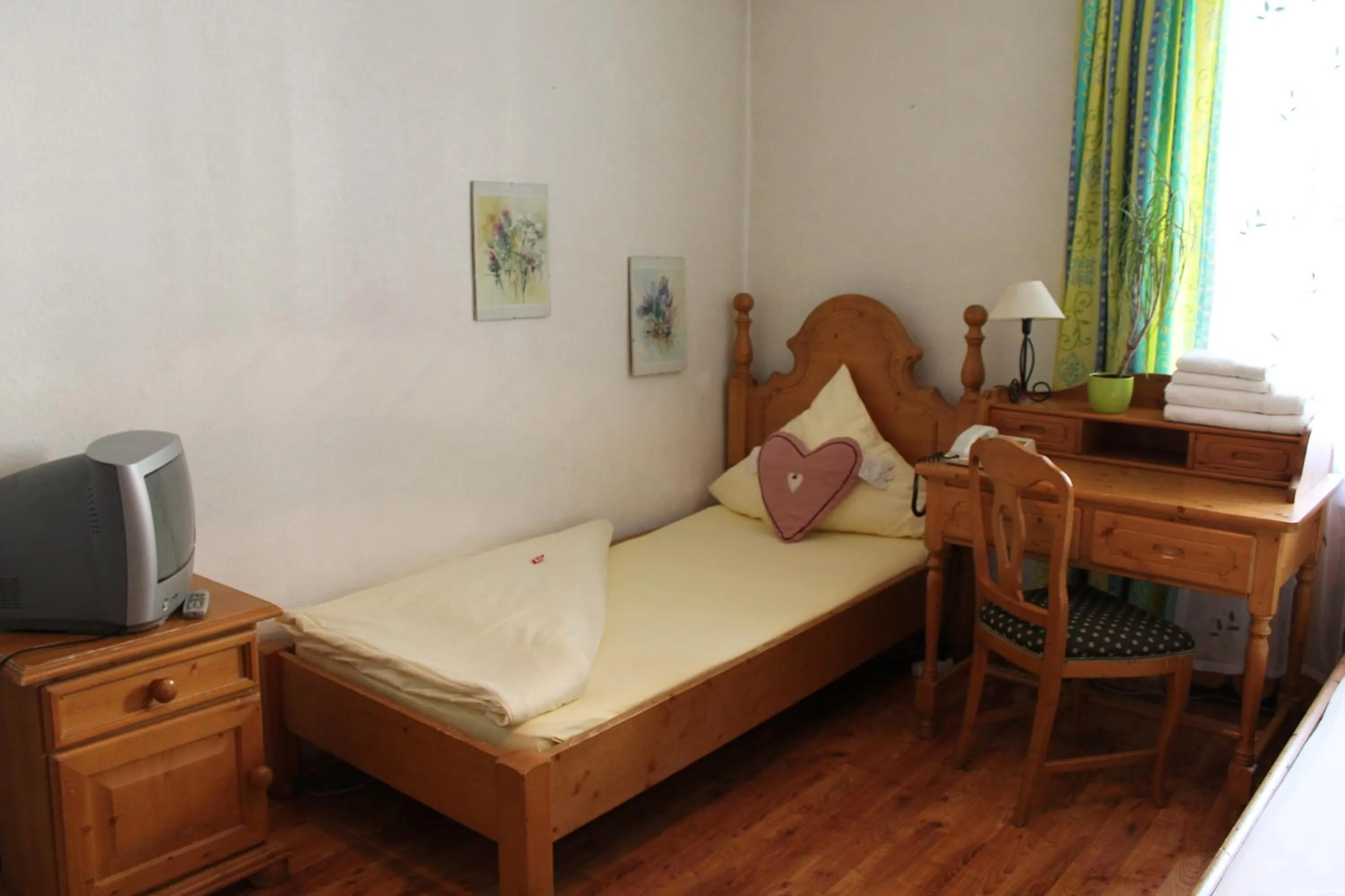 Photo of the whole room, Bed in Hotel Atlanta