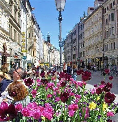 Property logo or sign in Hotel Atlanta