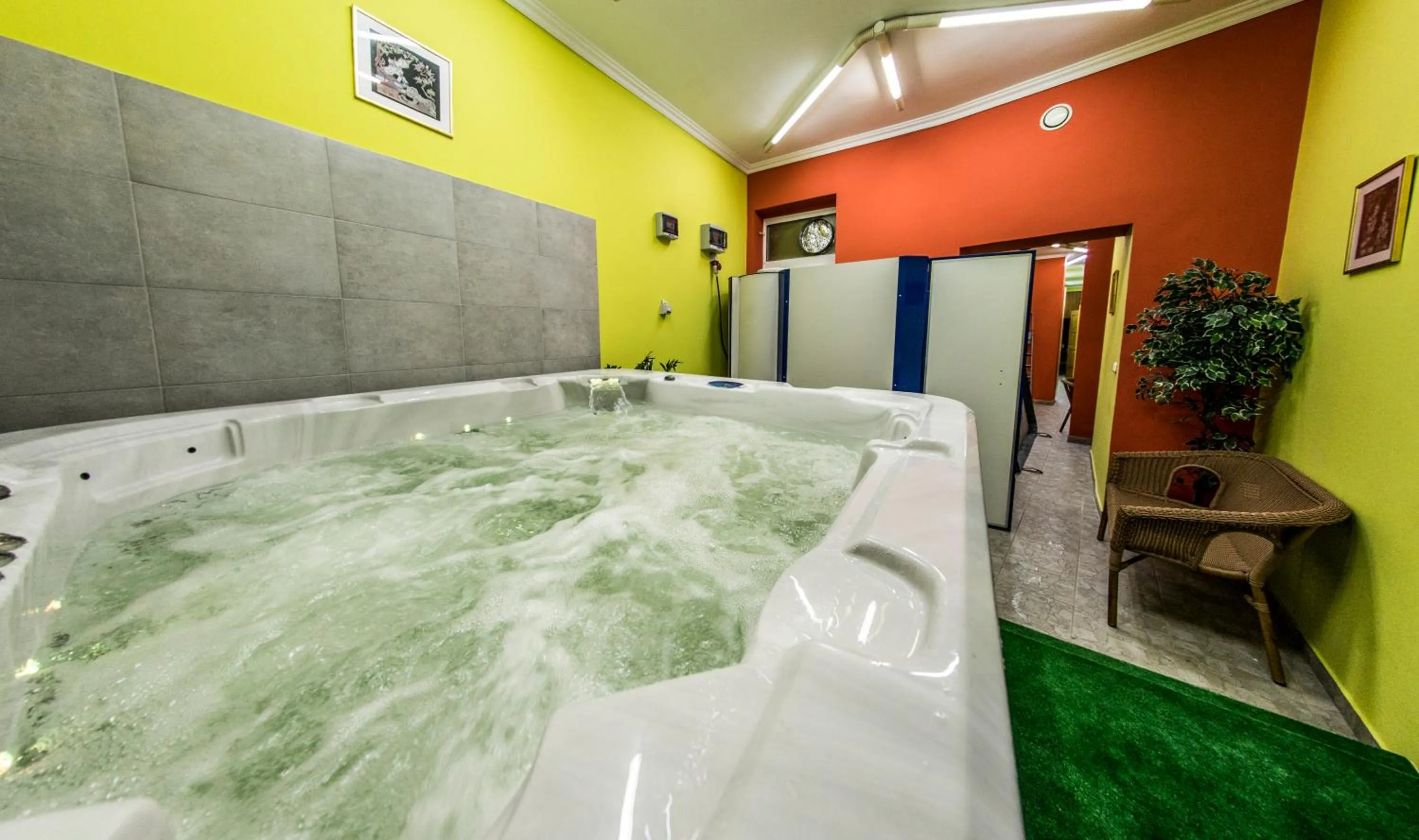 Hot Tub in Korona Hotel