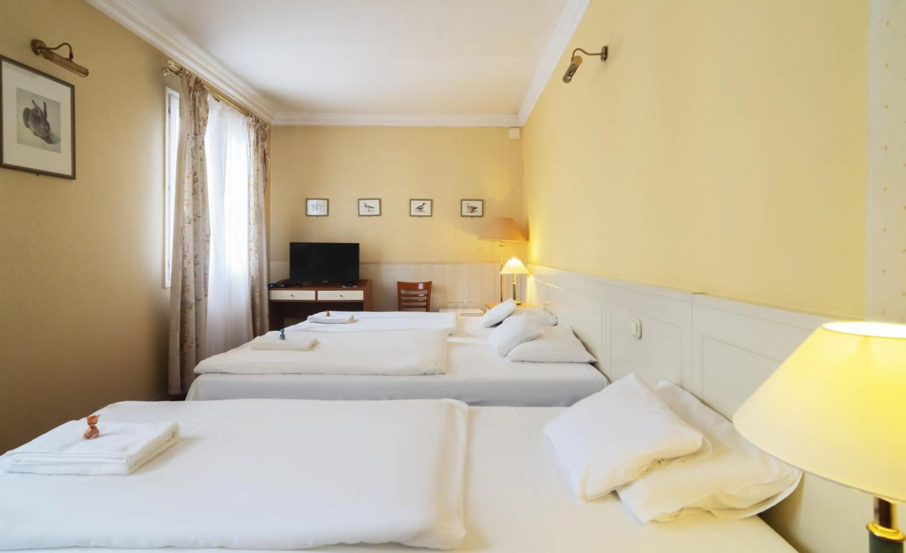 Property building, Bed in Korona Hotel