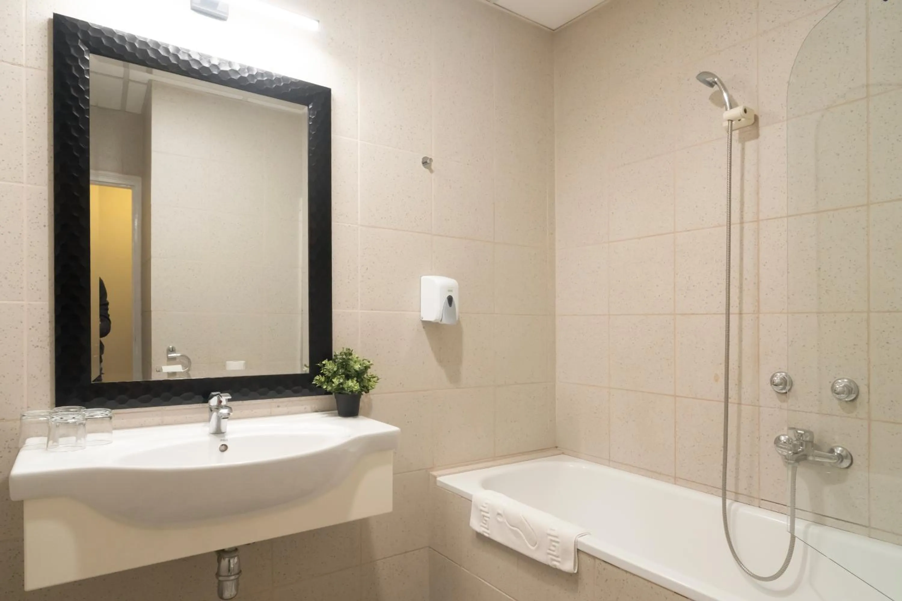 Bathroom in Korona Hotel