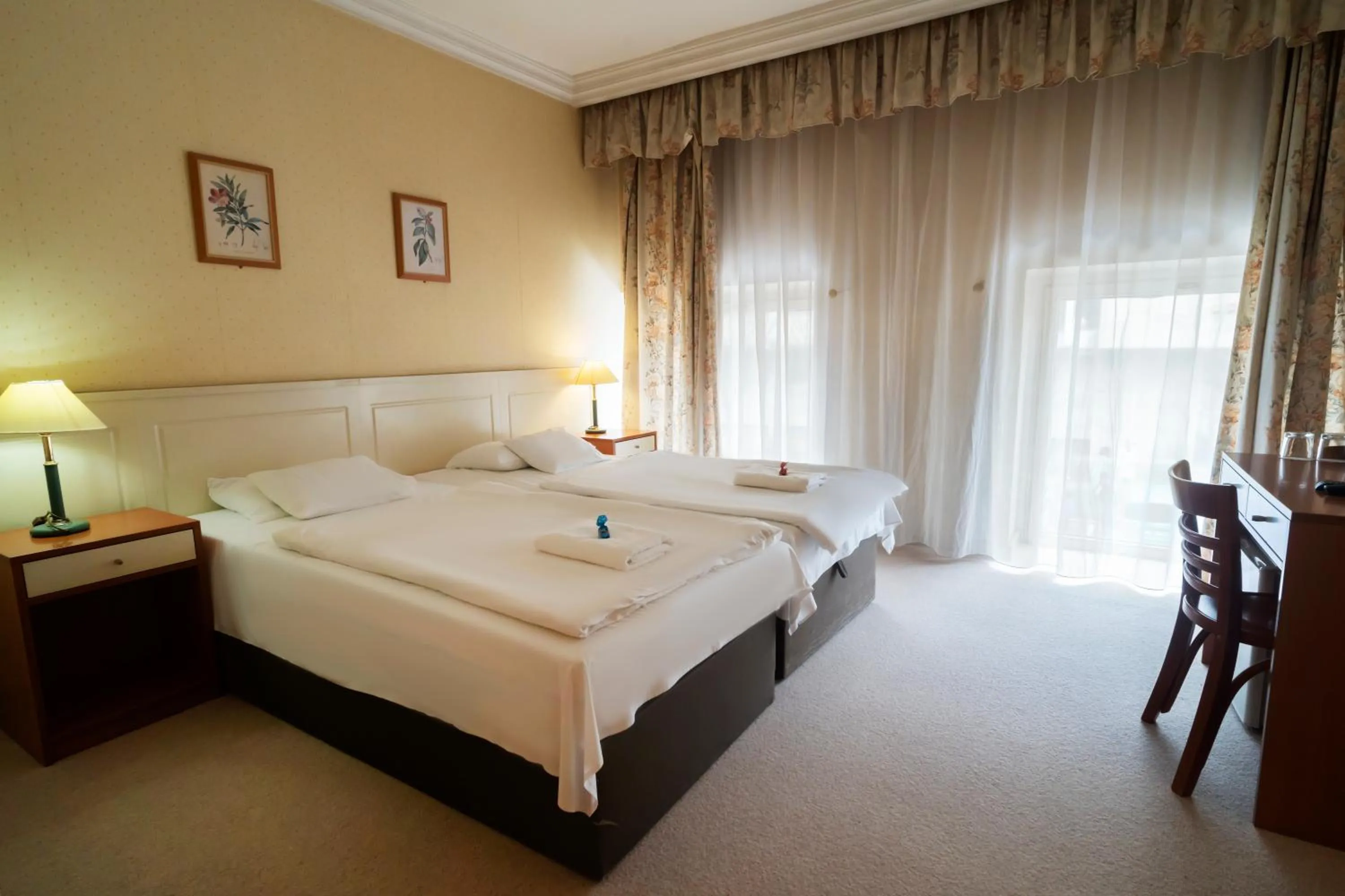 Photo of the whole room, Bed in Korona Hotel