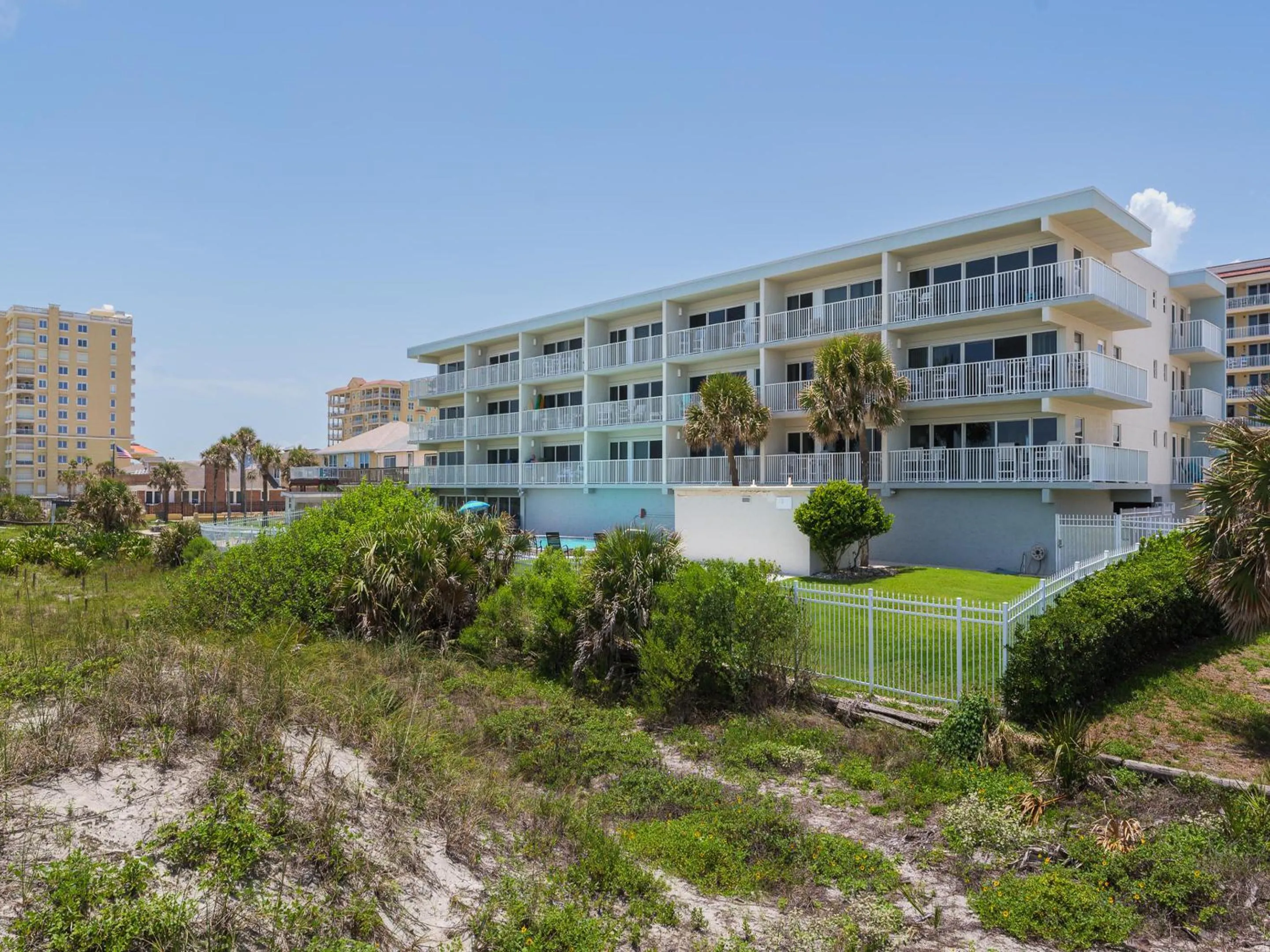 Property building in Jacksonville Beachdrifter 403
