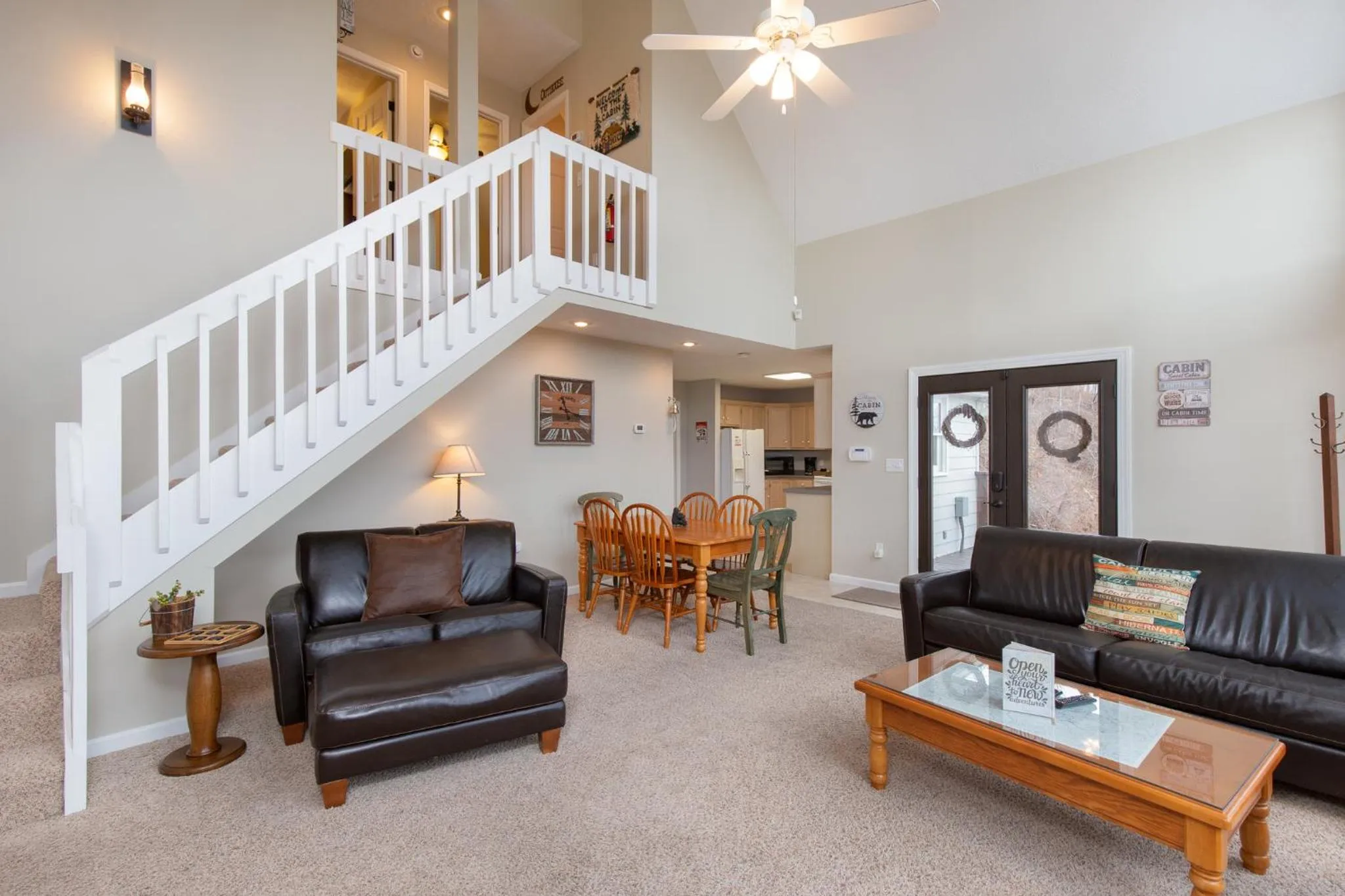 Living room in Kickback Kabin