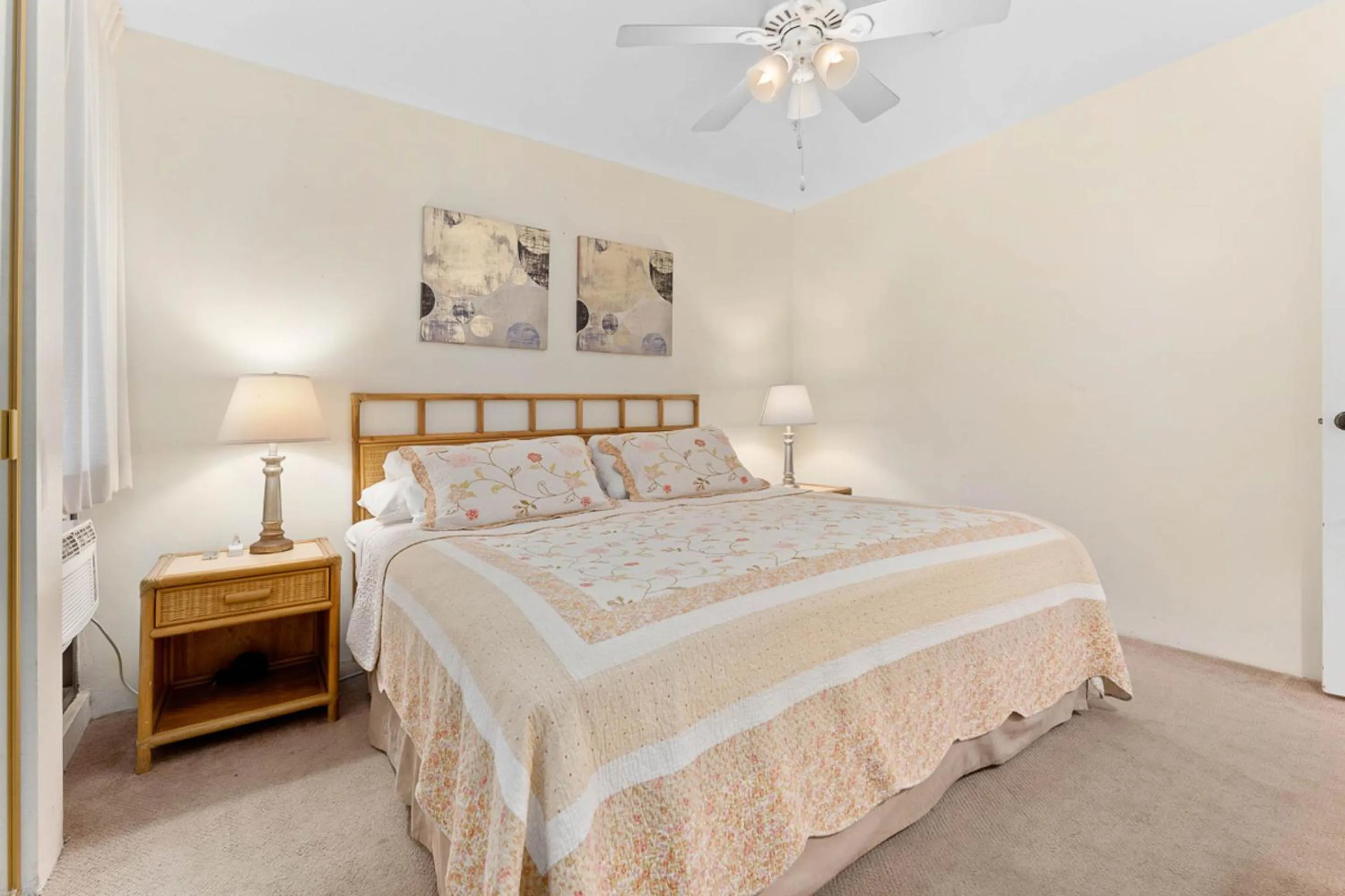 Property building, Bed in Koa Lagoon 506