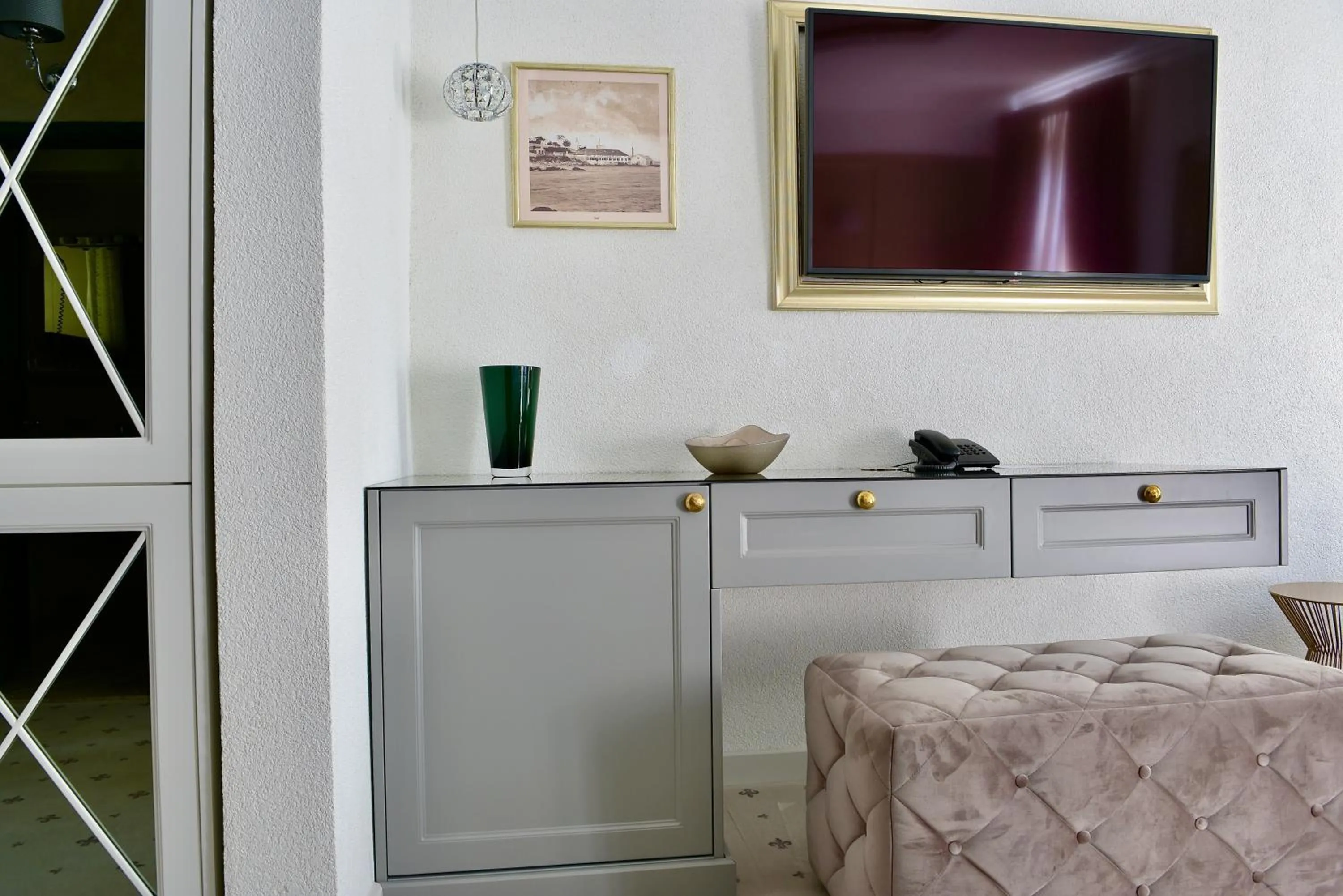 Decorative detail, Bed in Villa Giardino Heritage Boutique Hotel Bol