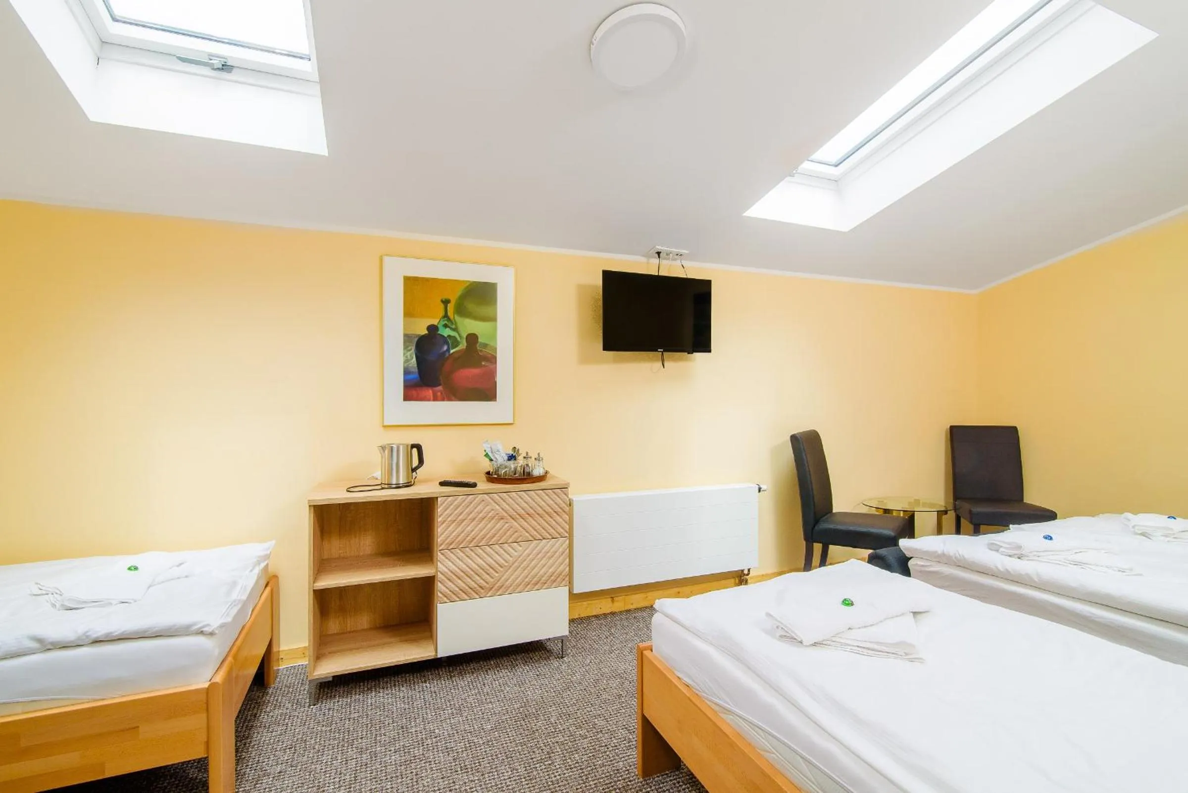 Photo of the whole room, Bed in Hotel Max