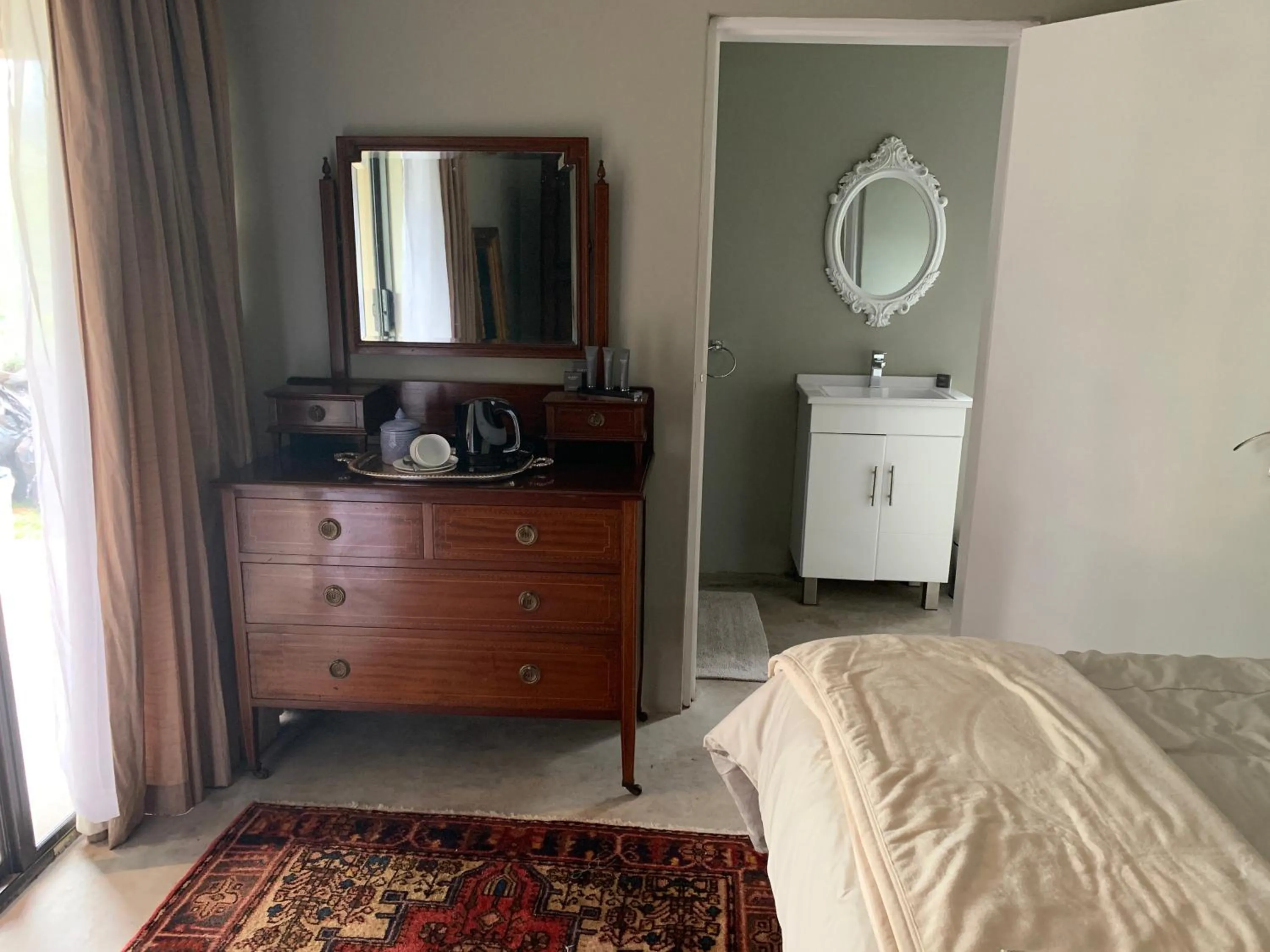 Bathroom, Bed in Cavalo Guesthouse & Equestrian Estate