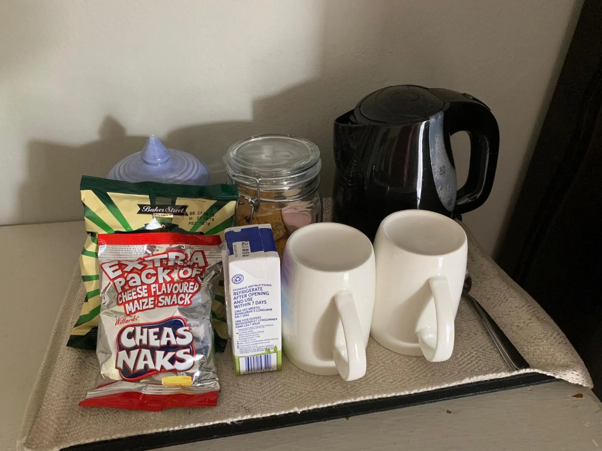 Coffee/tea facilities in Cavalo Guesthouse & Equestrian Estate