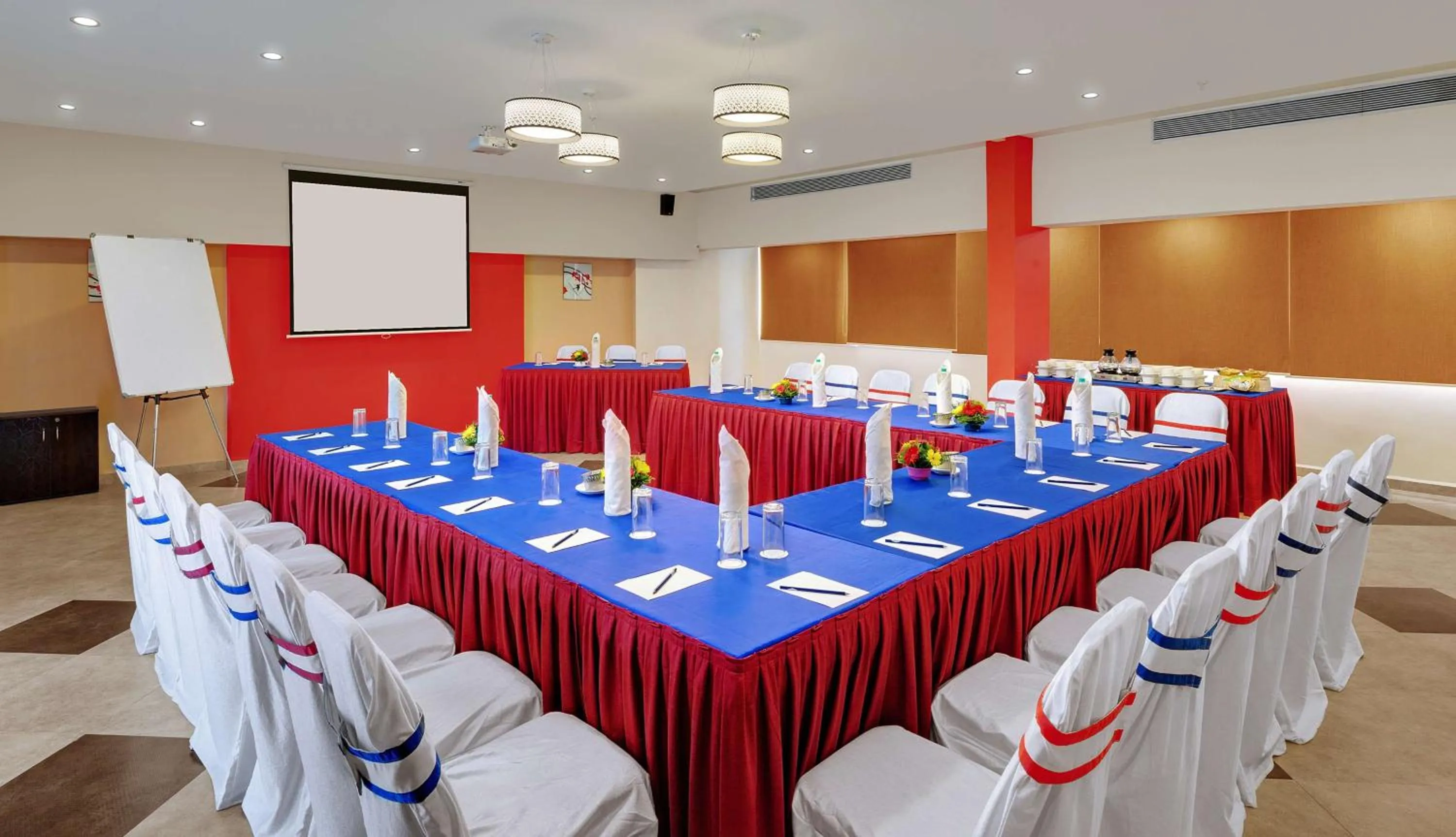 Meeting/conference room in SureStay Plus by Best Western Amritsar
