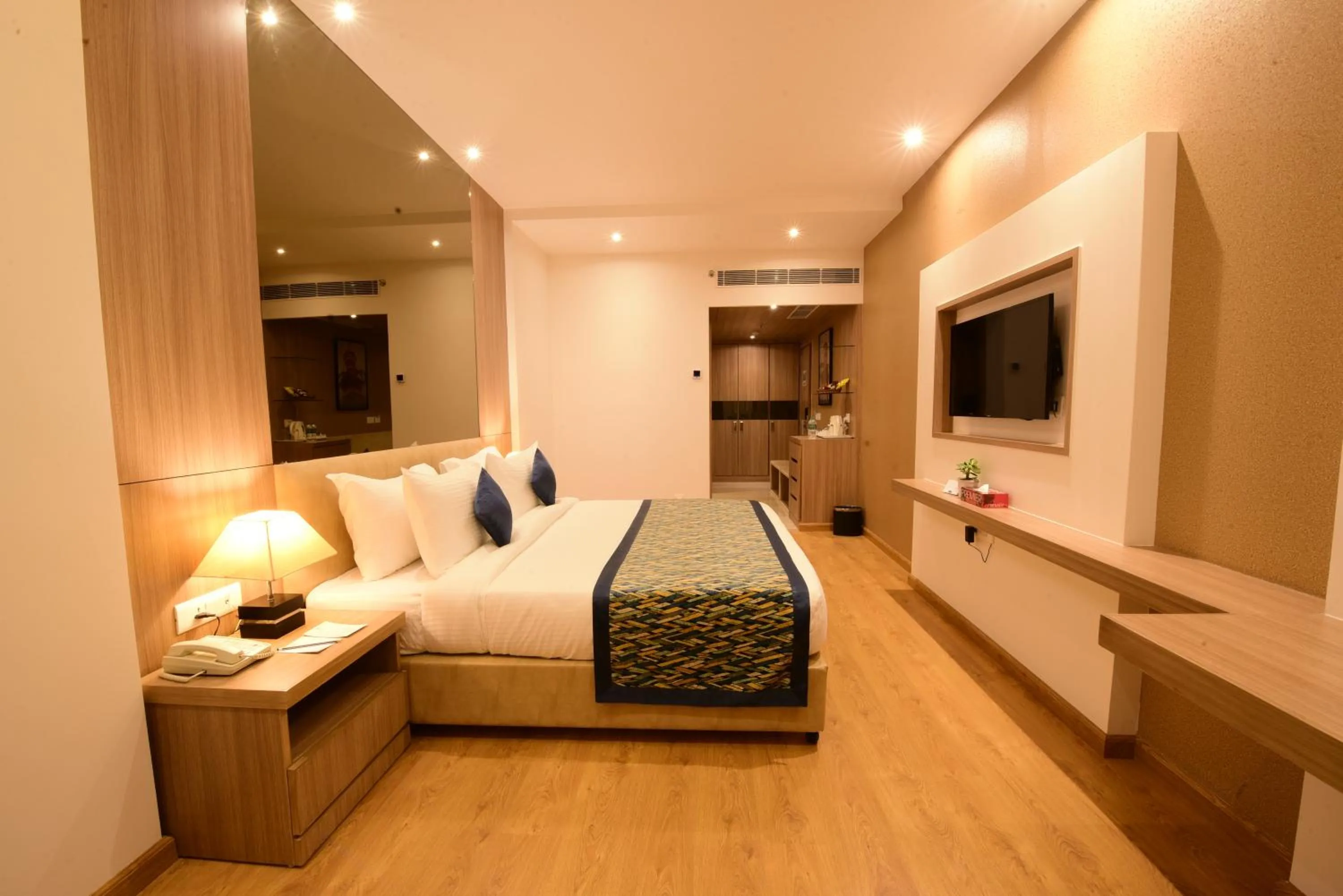 Photo of the whole room, Bed in SureStay Plus by Best Western Amritsar