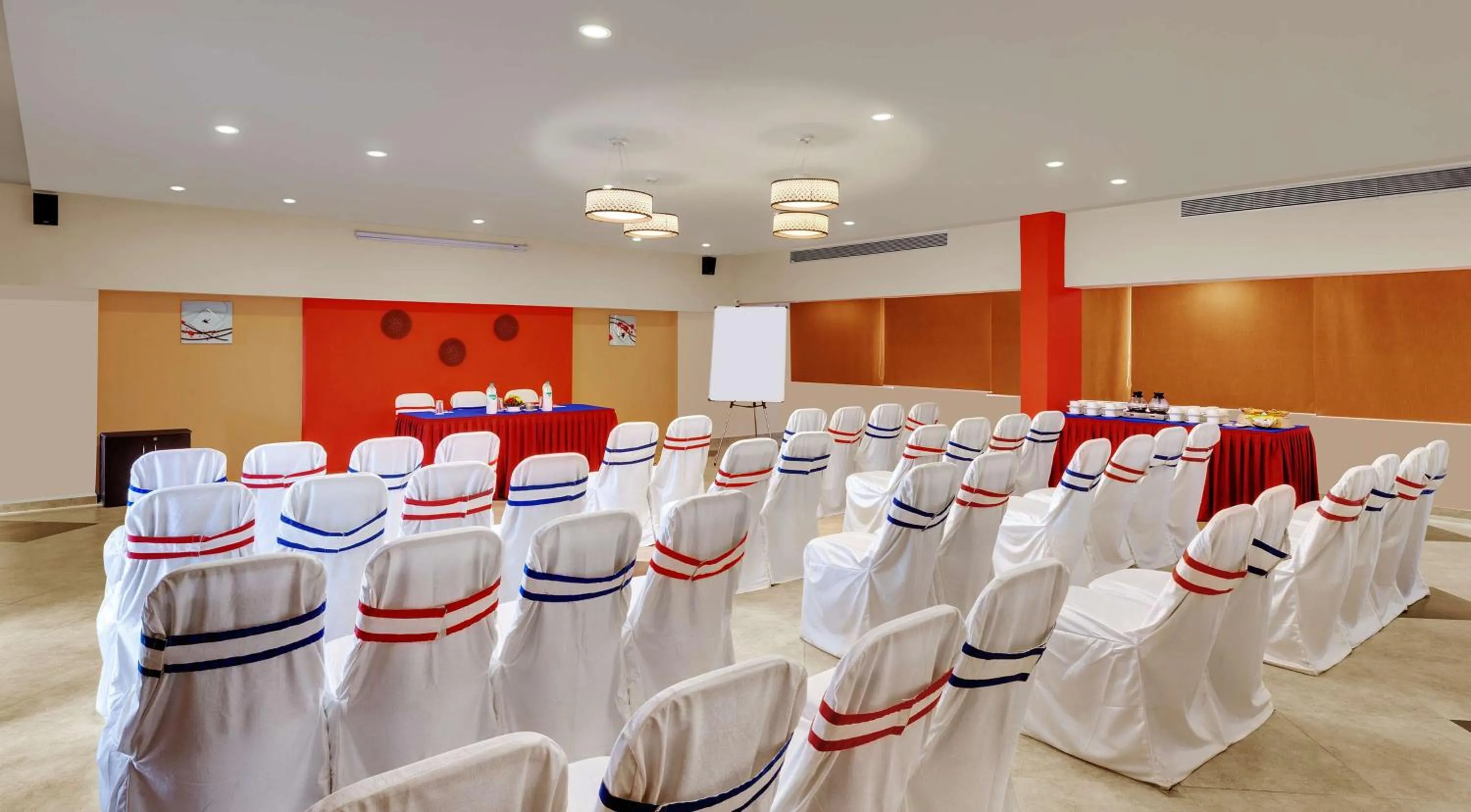 Meeting/conference room in SureStay Plus by Best Western Amritsar
