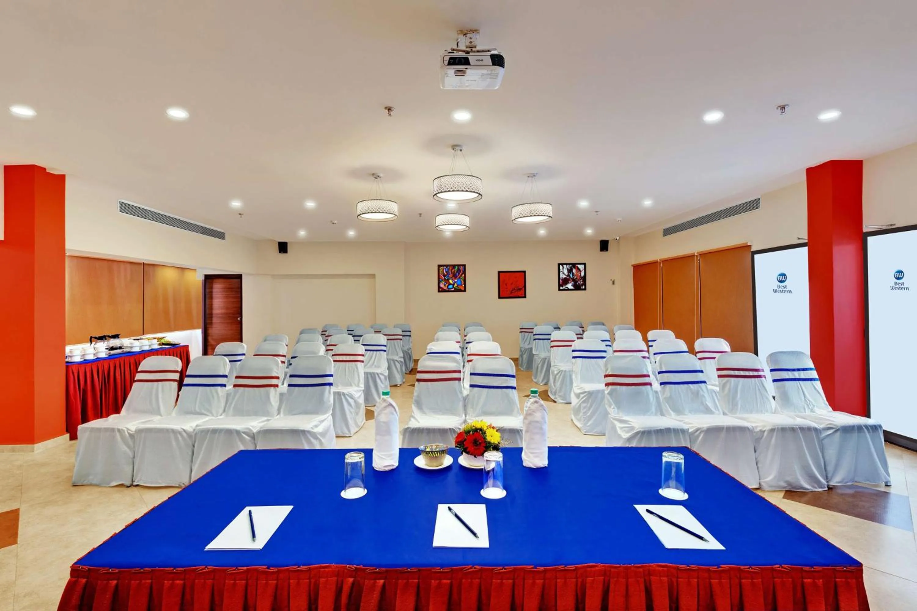 Meeting/conference room in SureStay Plus by Best Western Amritsar