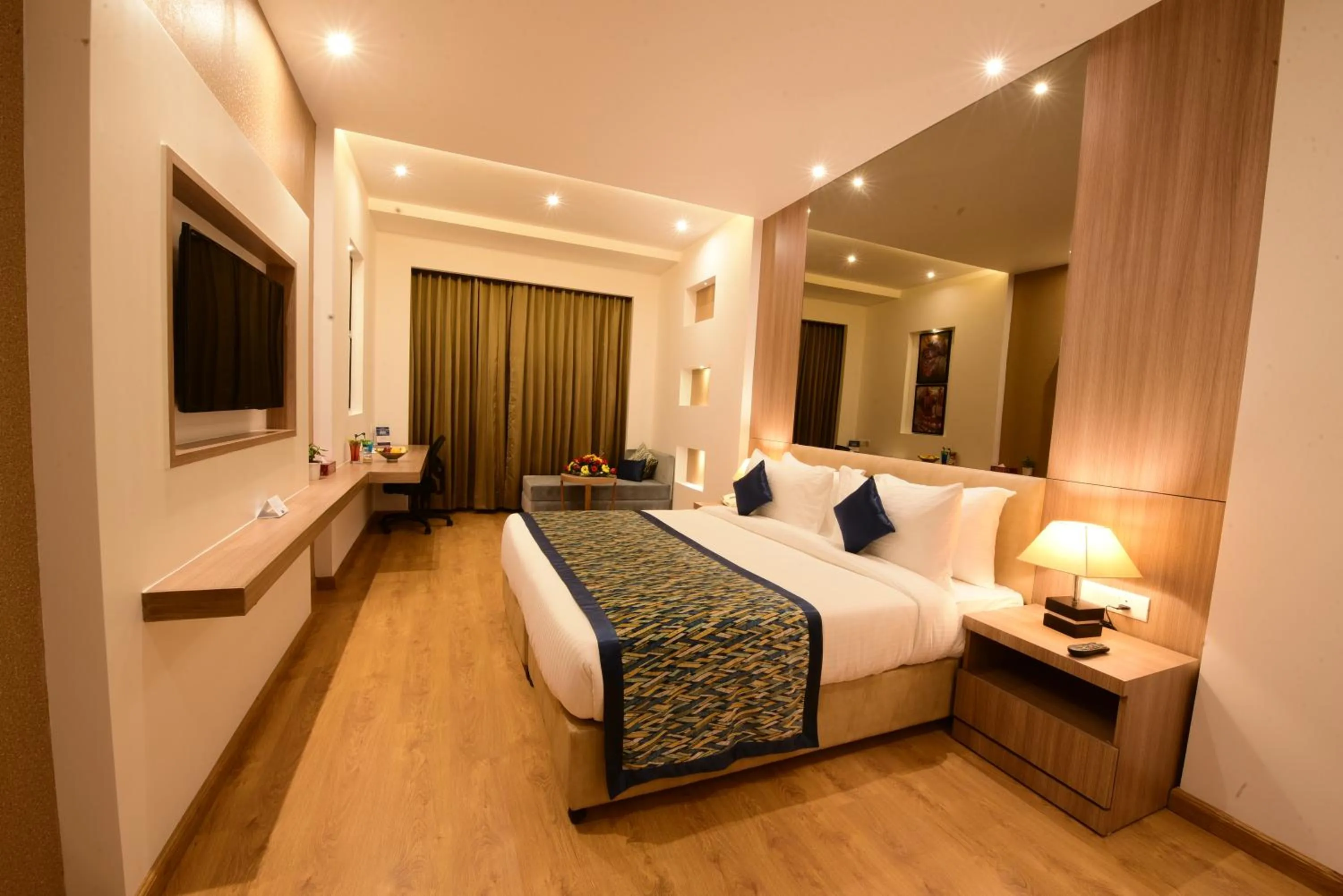 Photo of the whole room, Bed in SureStay Plus by Best Western Amritsar