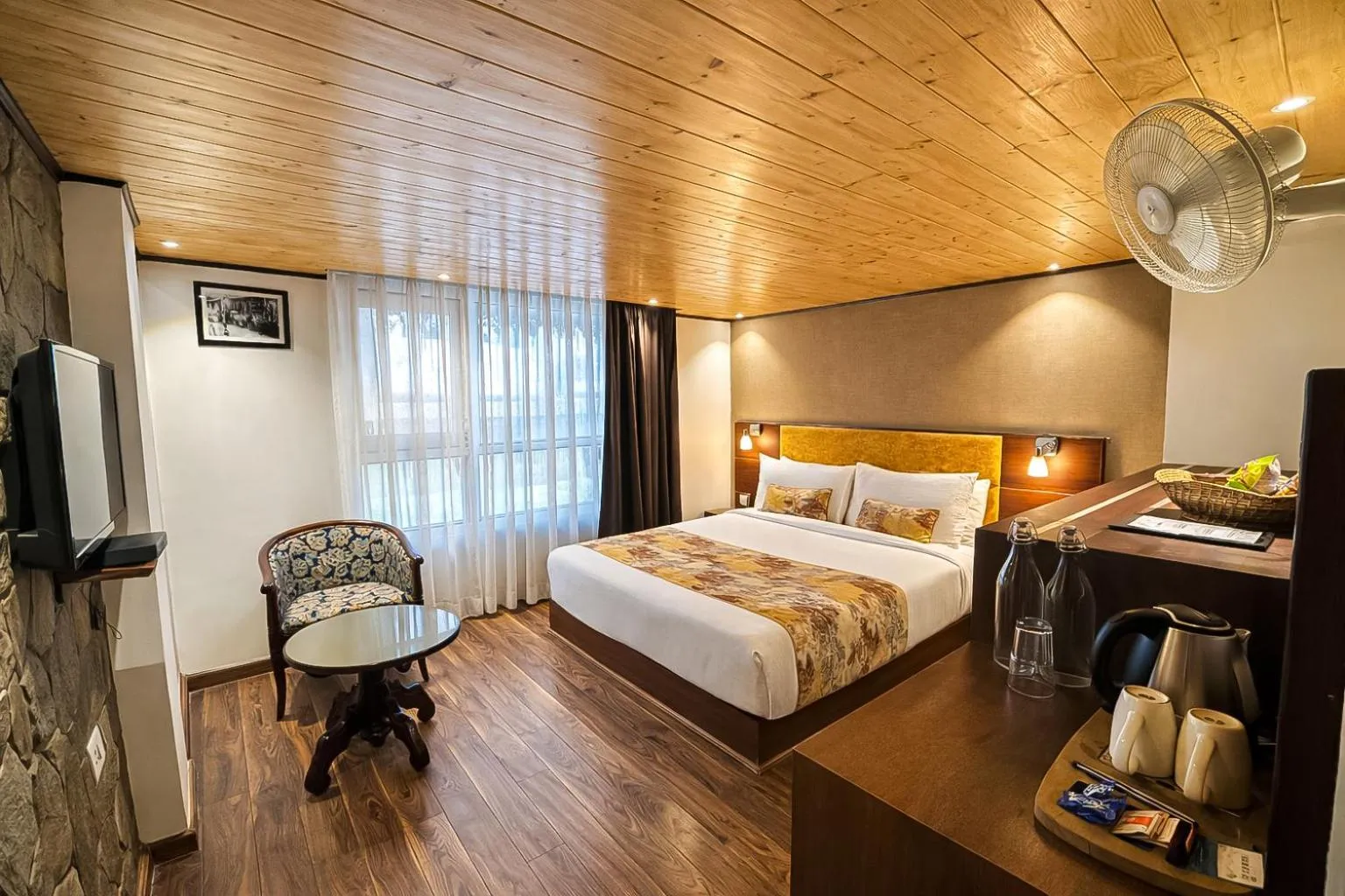 Bedroom, Bed in Yashshree Mall Road Darjeeling