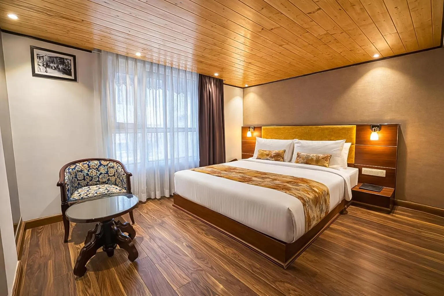 Bedroom, Bed in Yashshree Mall Road Darjeeling