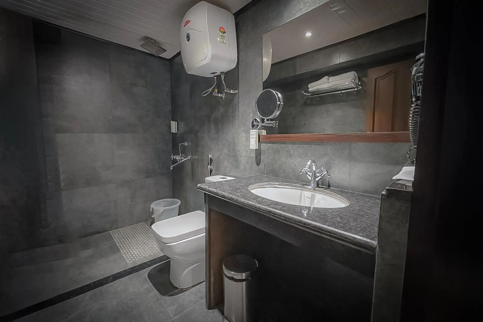 Bathroom in Yashshree Mall Road Darjeeling