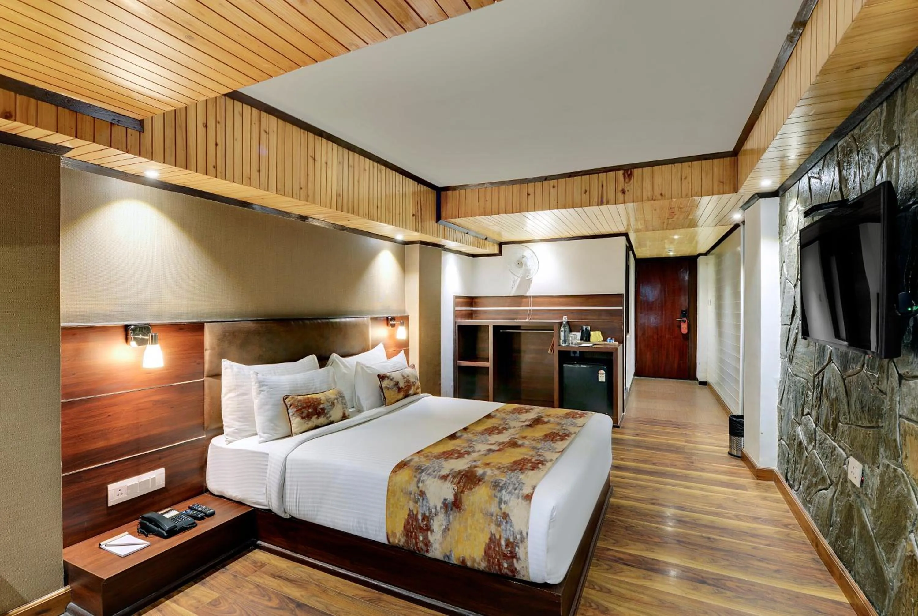 Bedroom, Bed in Yashshree Mall Road Darjeeling