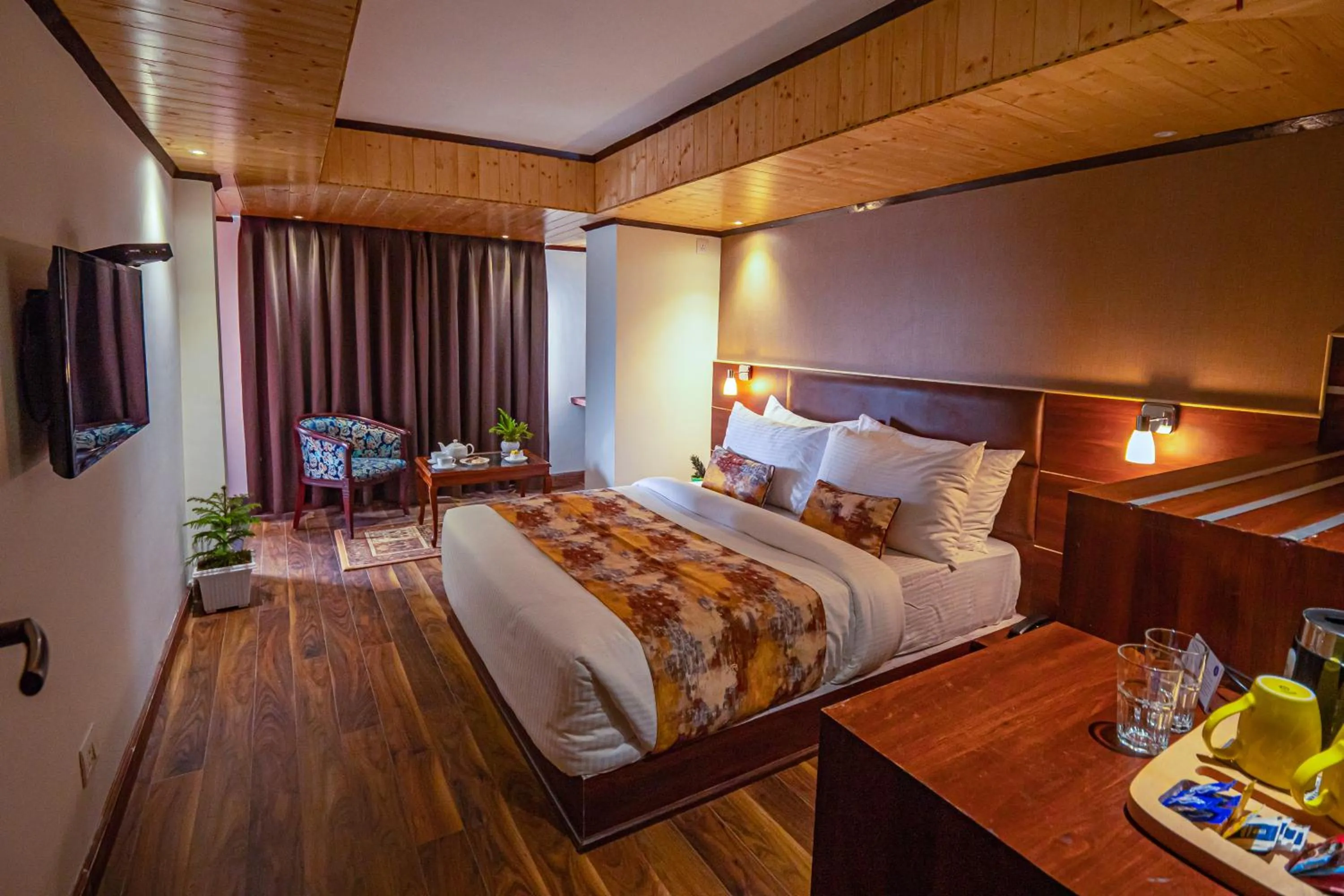 Bedroom, Bed in Yashshree Mall Road Darjeeling