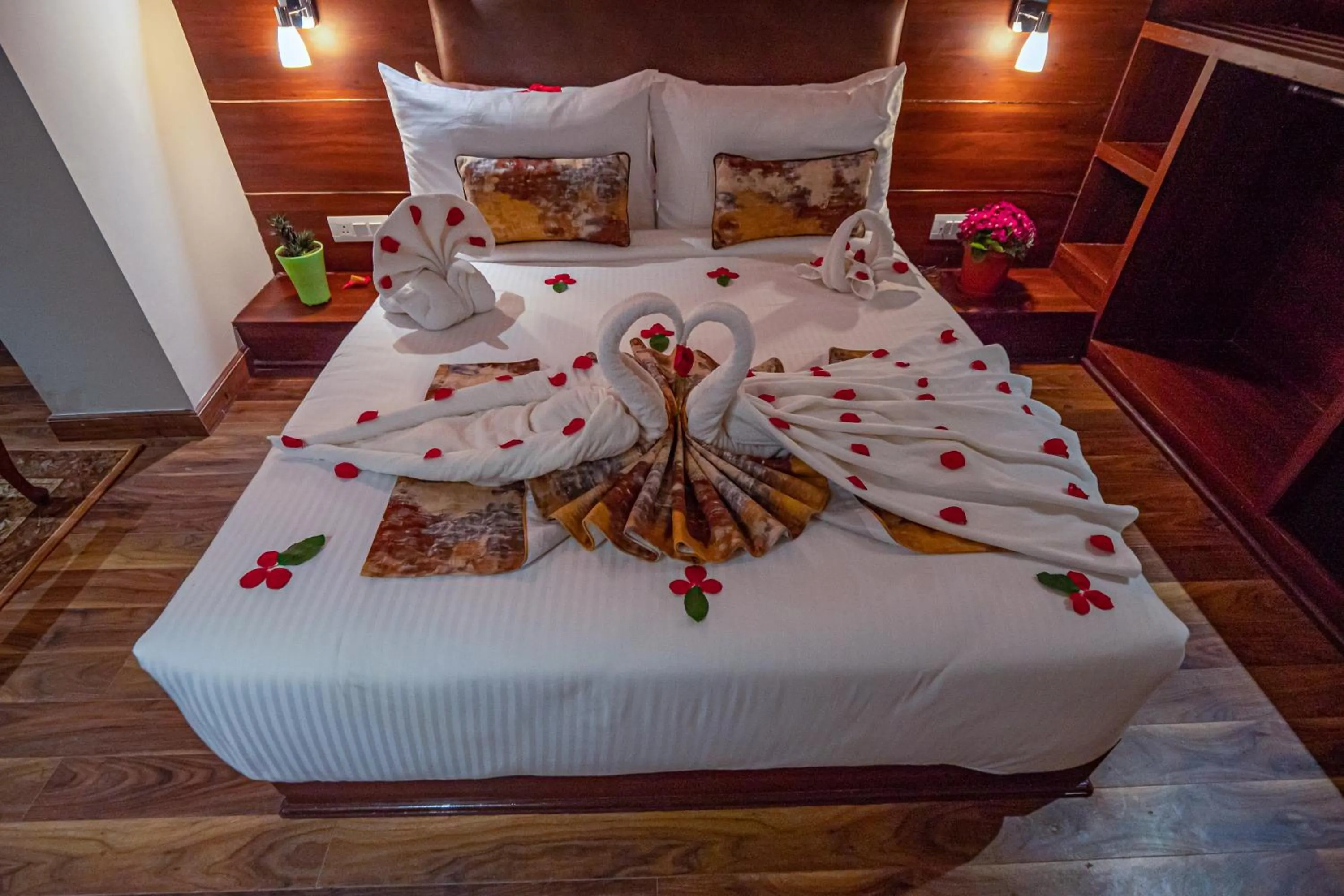 Bedroom, Bed in Yashshree Mall Road Darjeeling