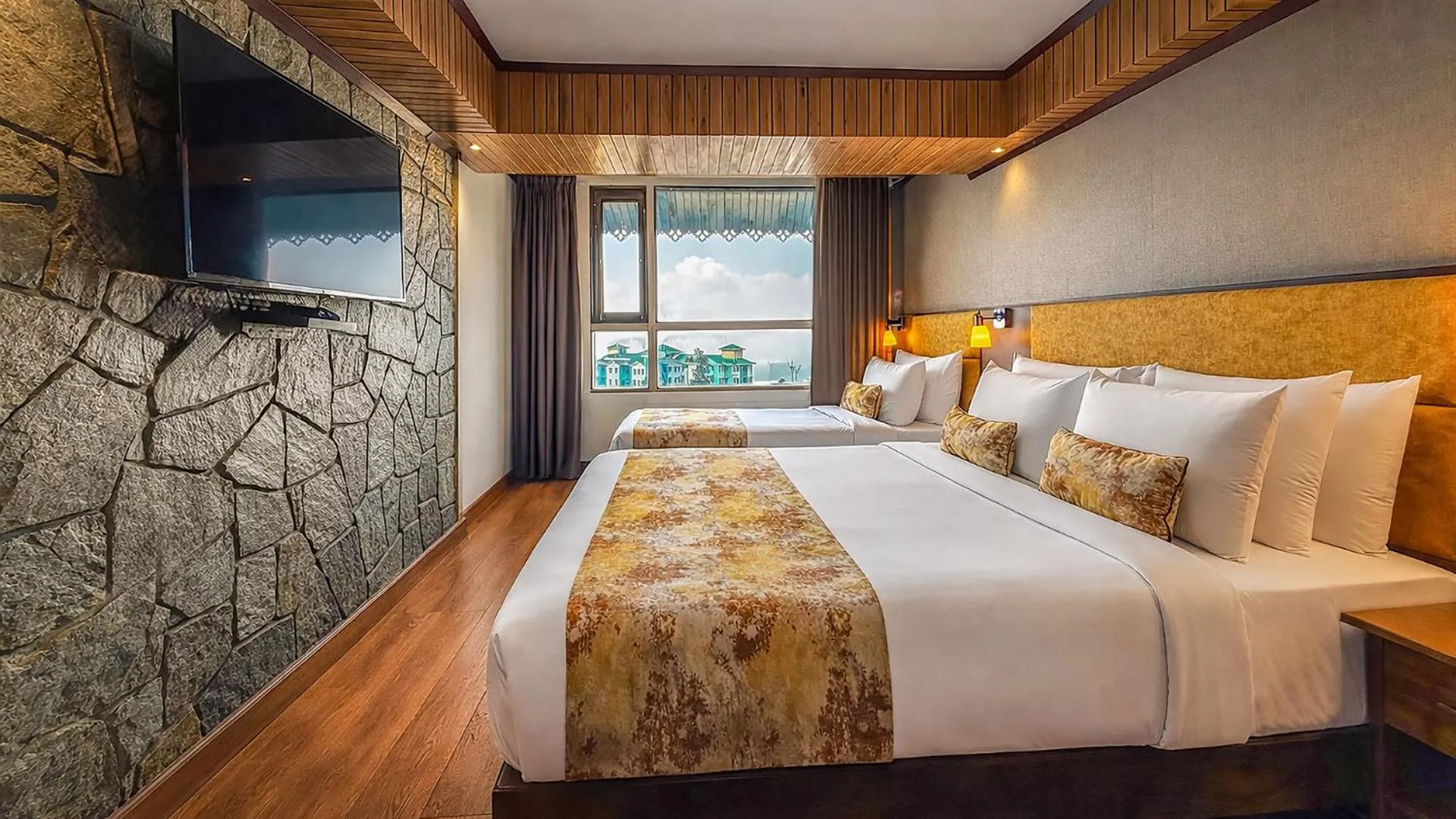 Bedroom, Bed in Yashshree Mall Road Darjeeling