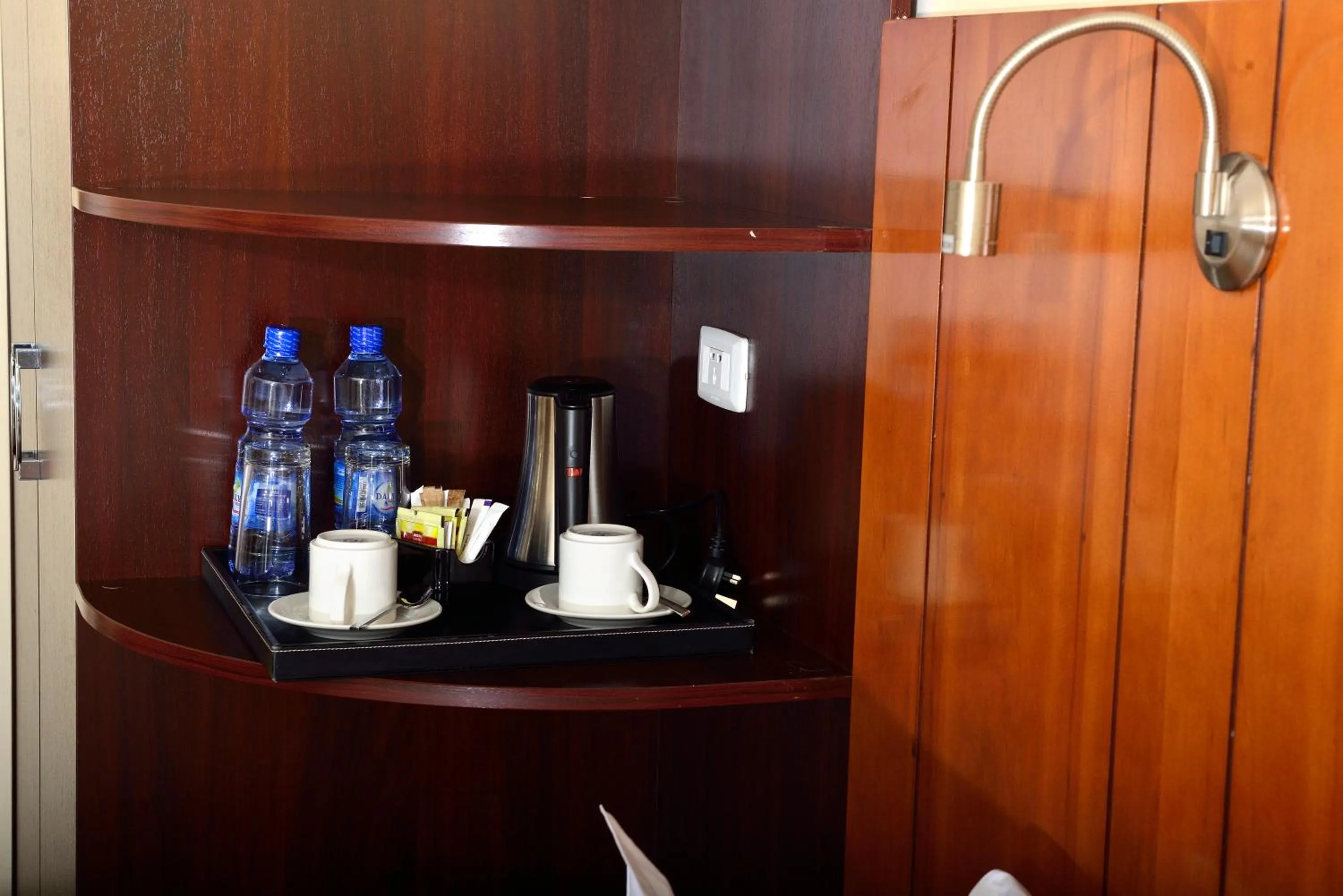 Coffee/tea facilities in The HUB Hotel
