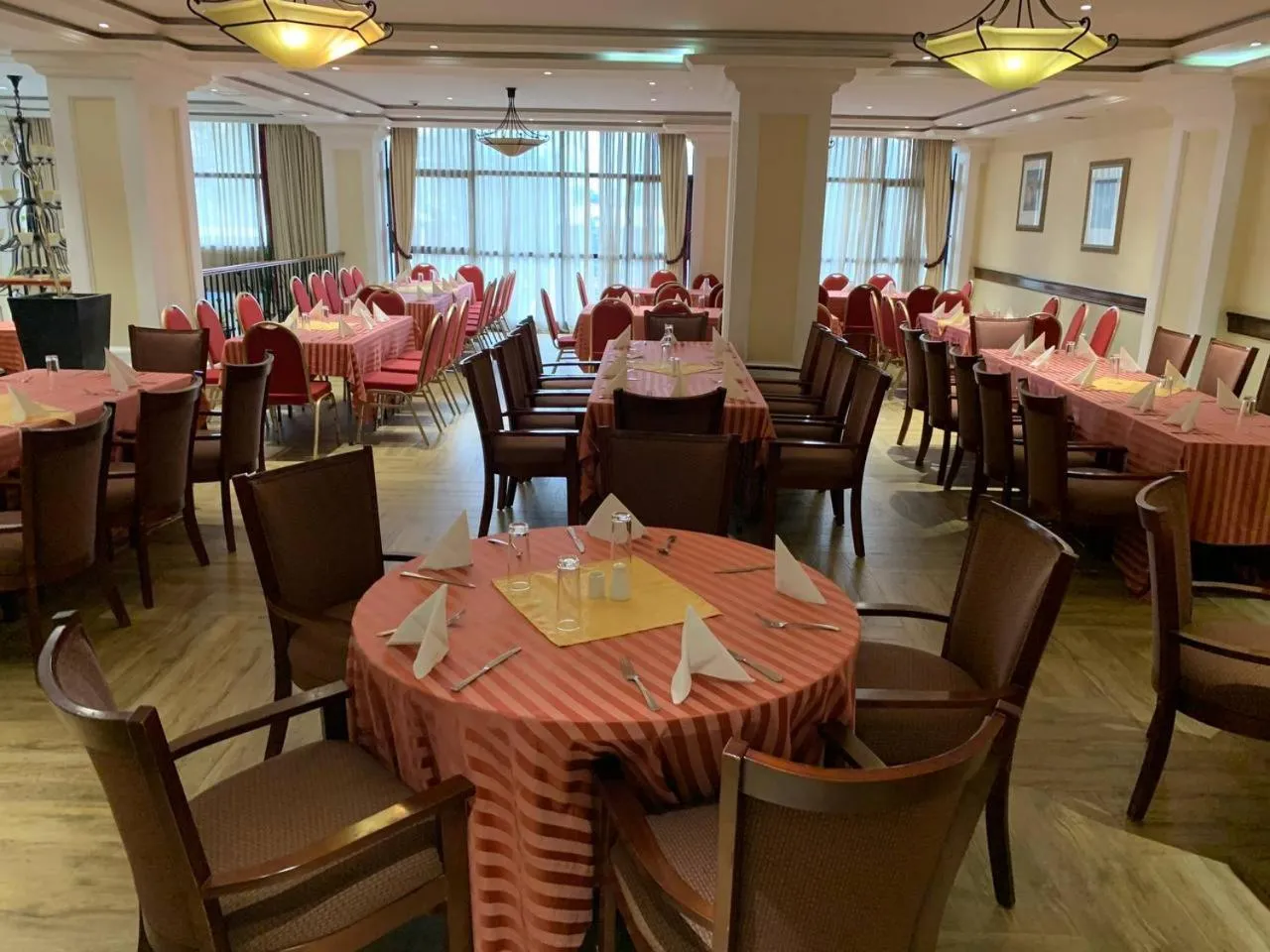 Restaurant/places to eat in The HUB Hotel