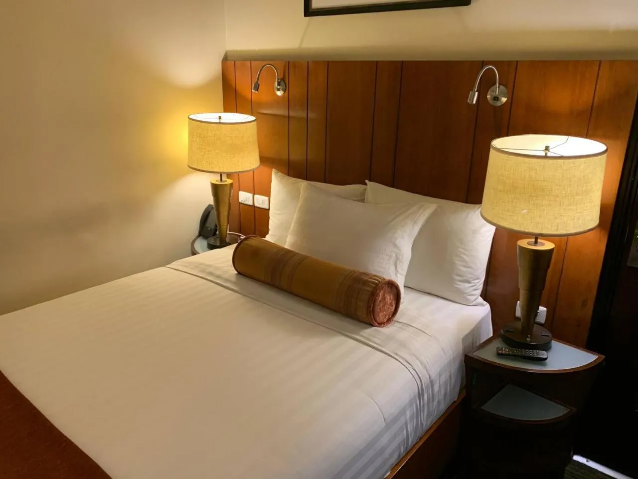 Bed in The HUB Hotel