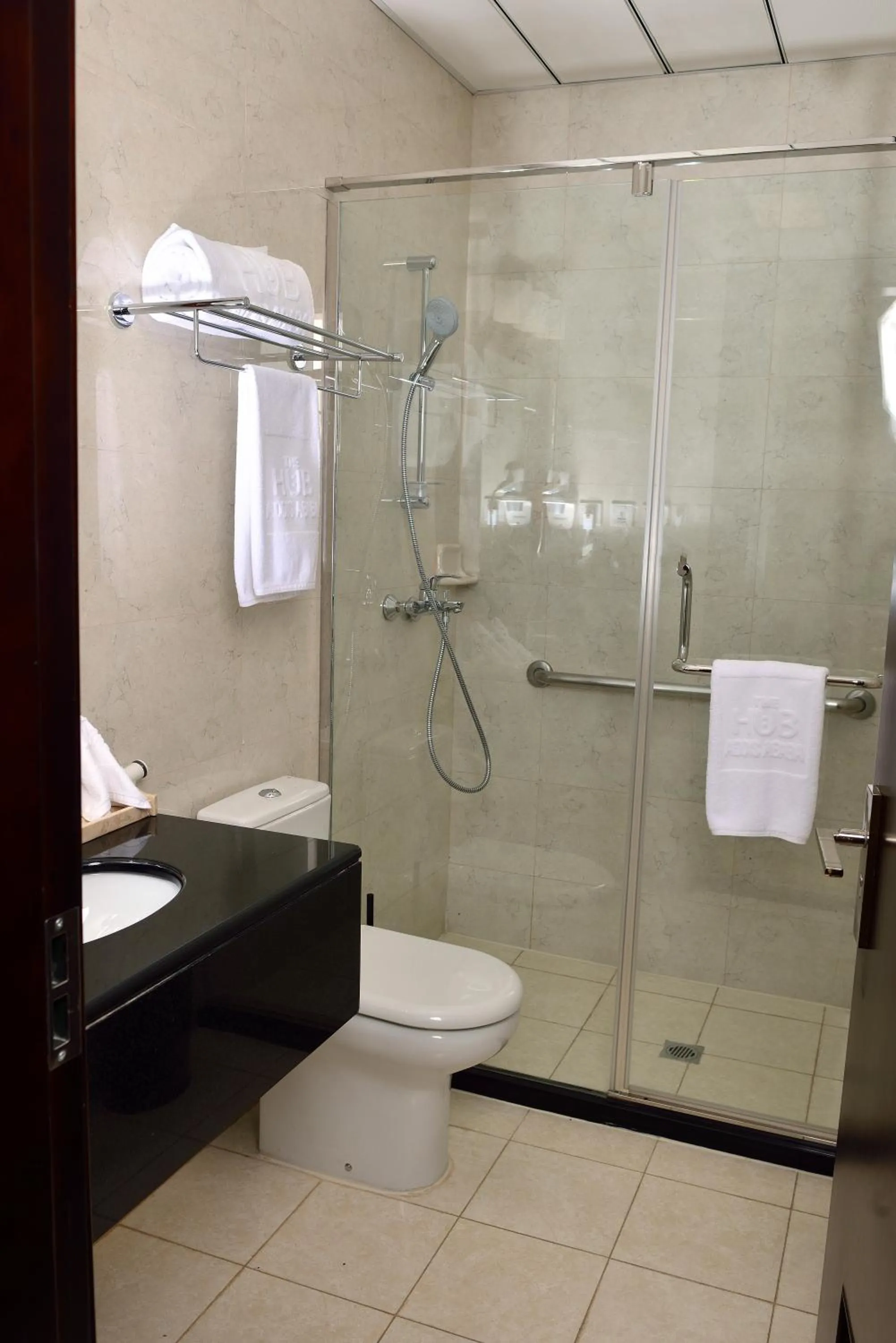 Shower in The HUB Hotel