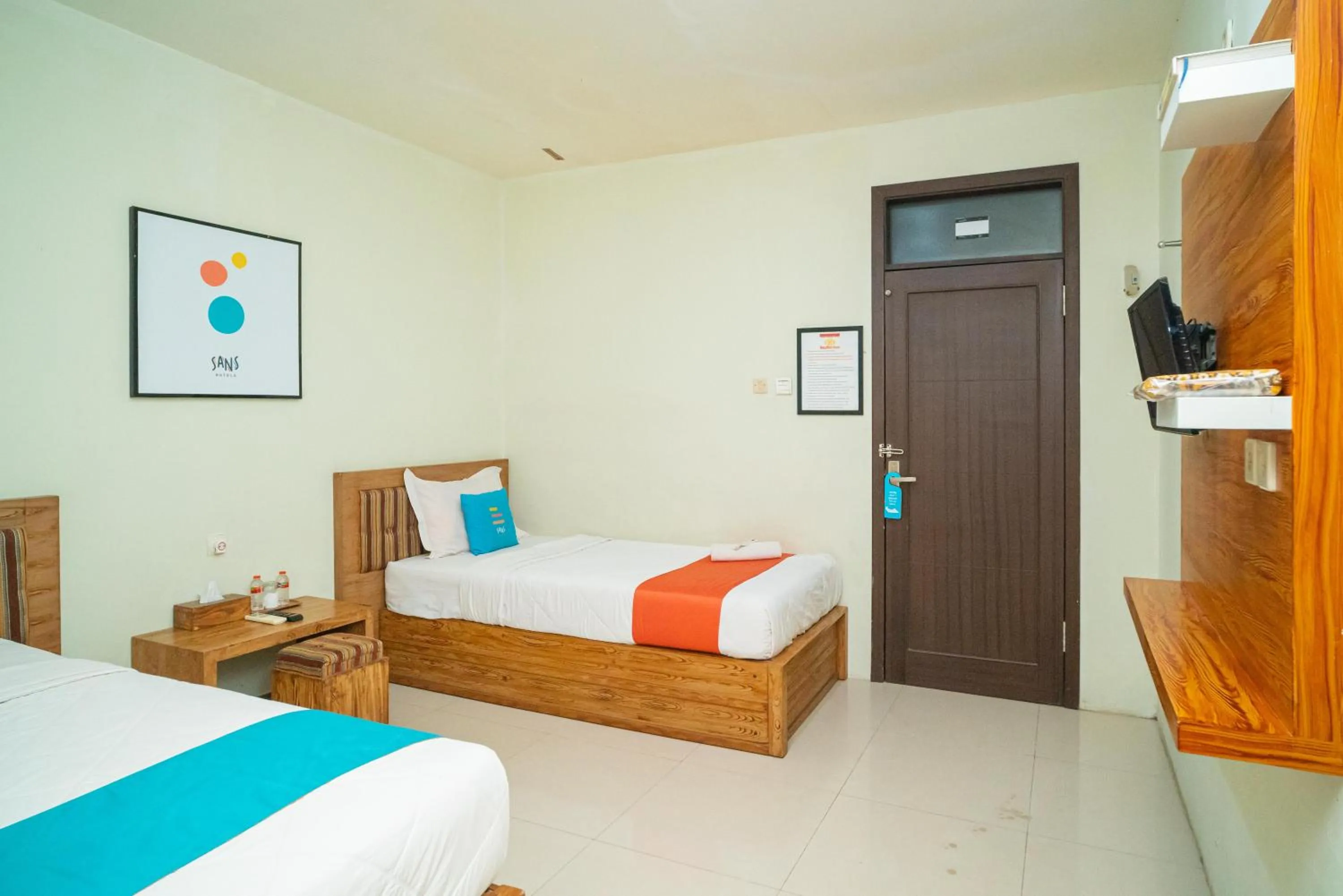 Bedroom, Bed in Sans Hotel Zam-Zam Syariah Palangkaraya