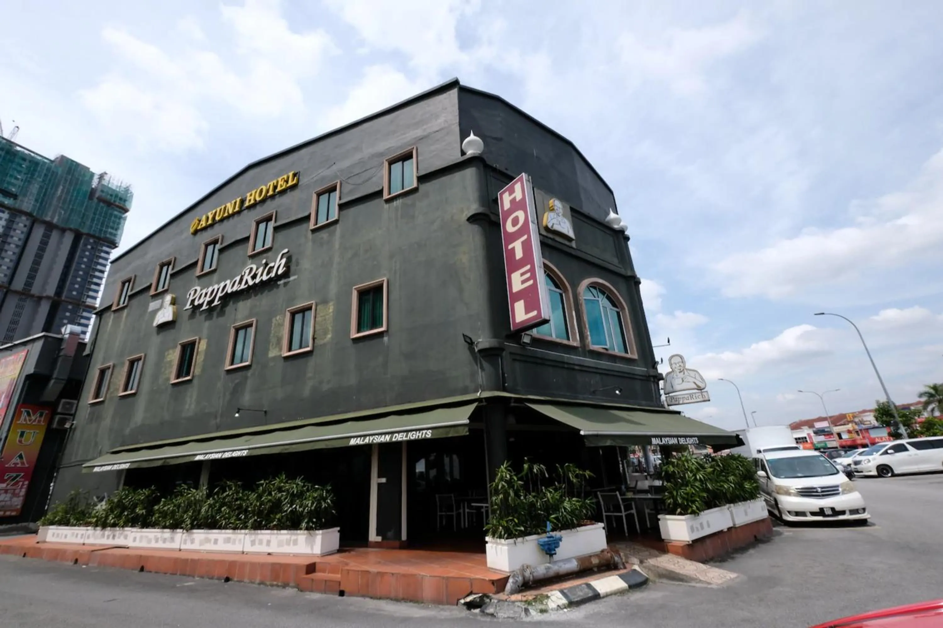 Facade/entrance in Hotel O Ayuni Hotel