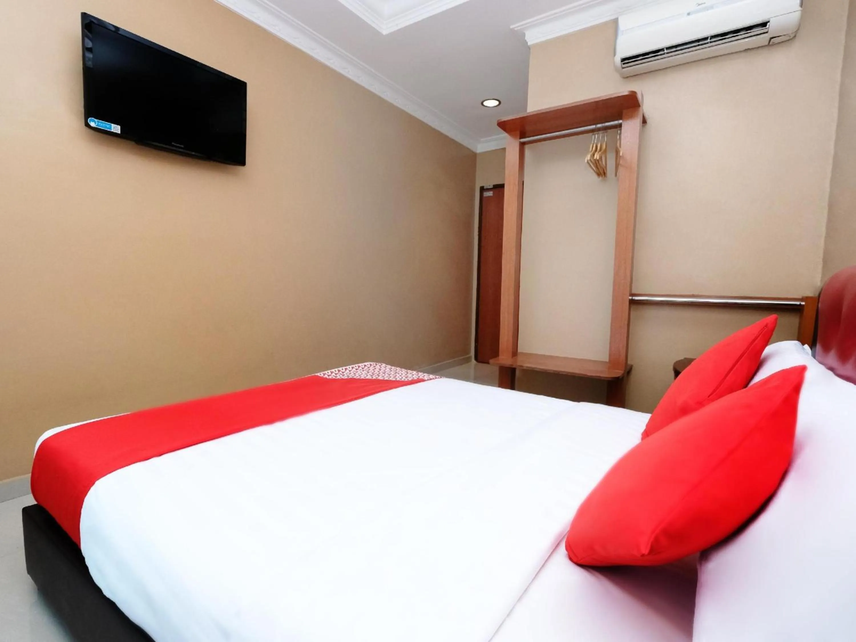 Photo of the whole room, Bed in Hotel O Ayuni Hotel