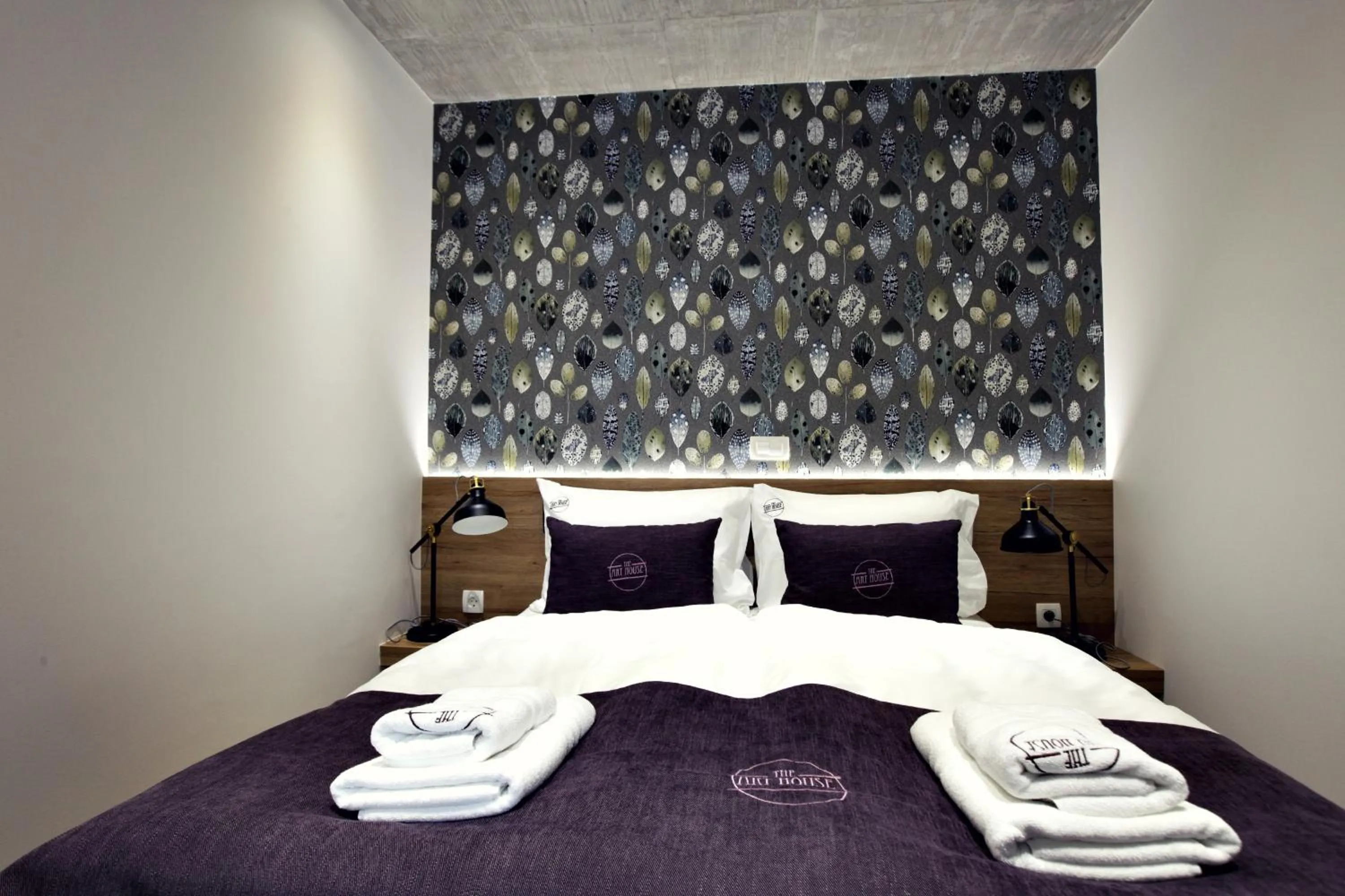 Bed in Apartments The Art House