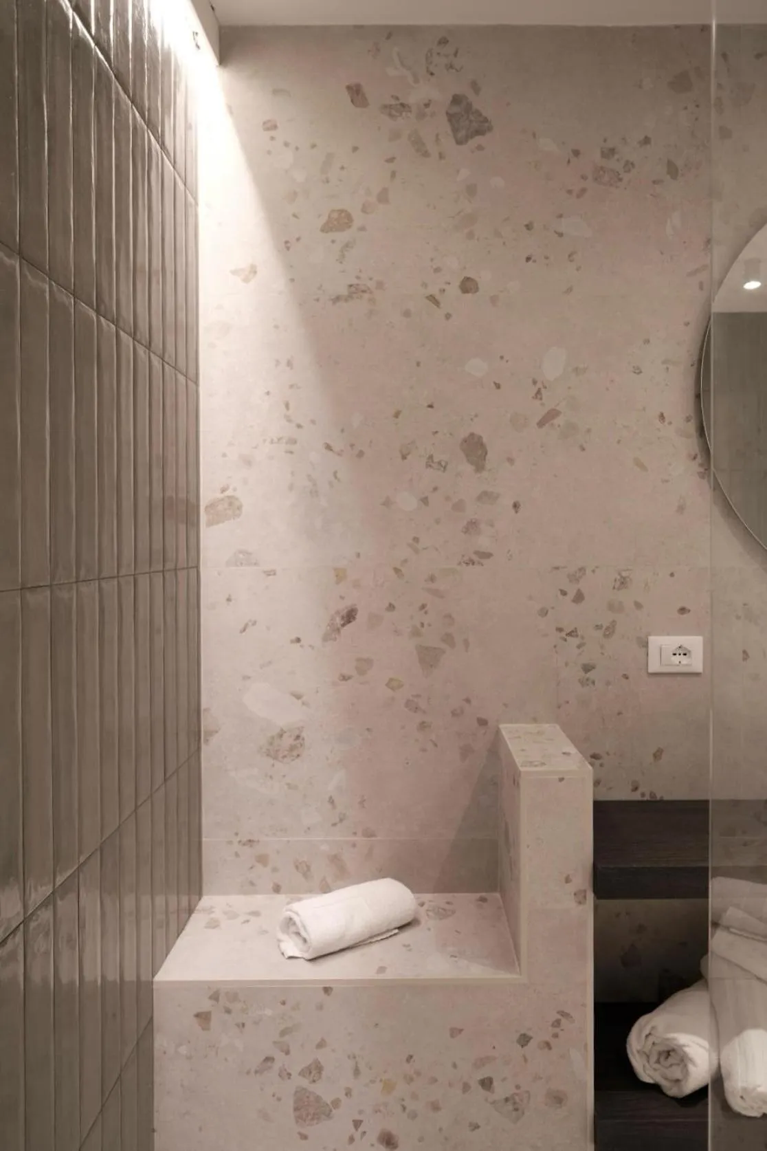 Shower in Residence I Gabbiani