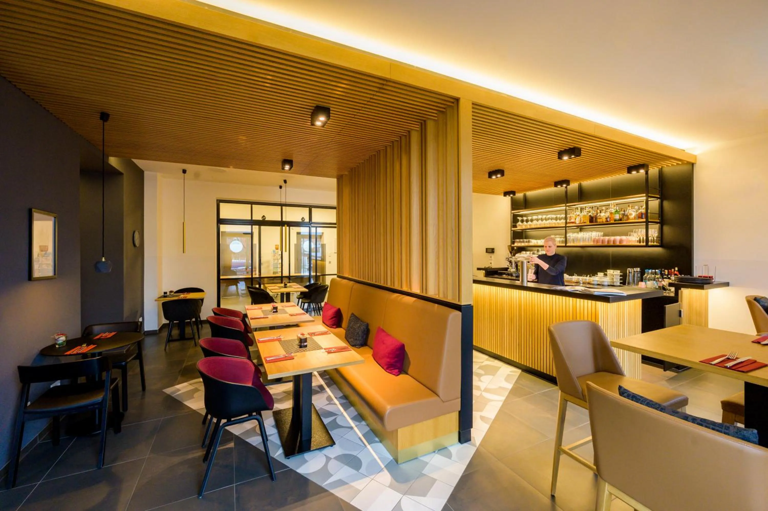 Restaurant/places to eat in Quartier36