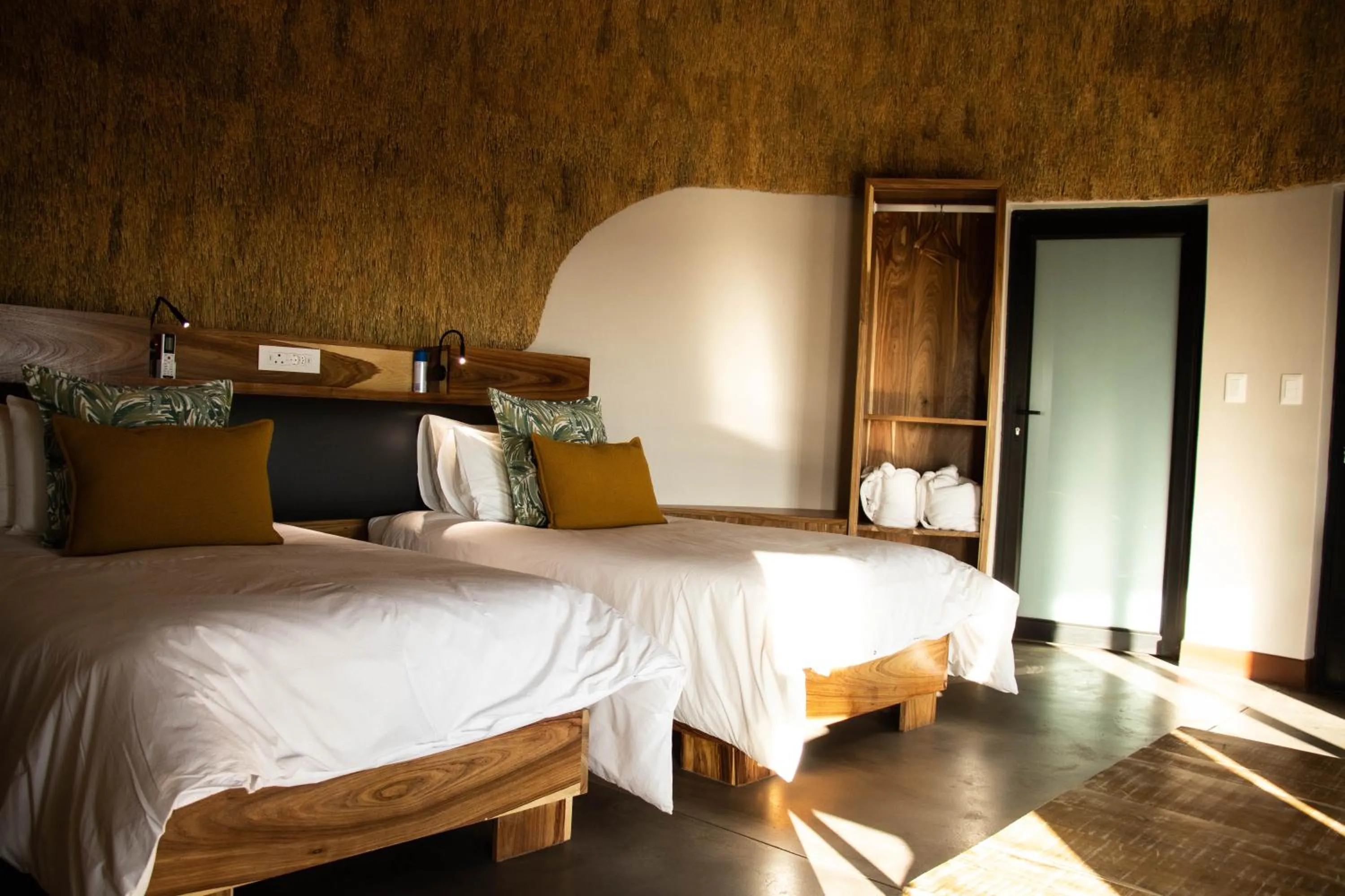 Bedroom, Bed in Desert Hills Lodge