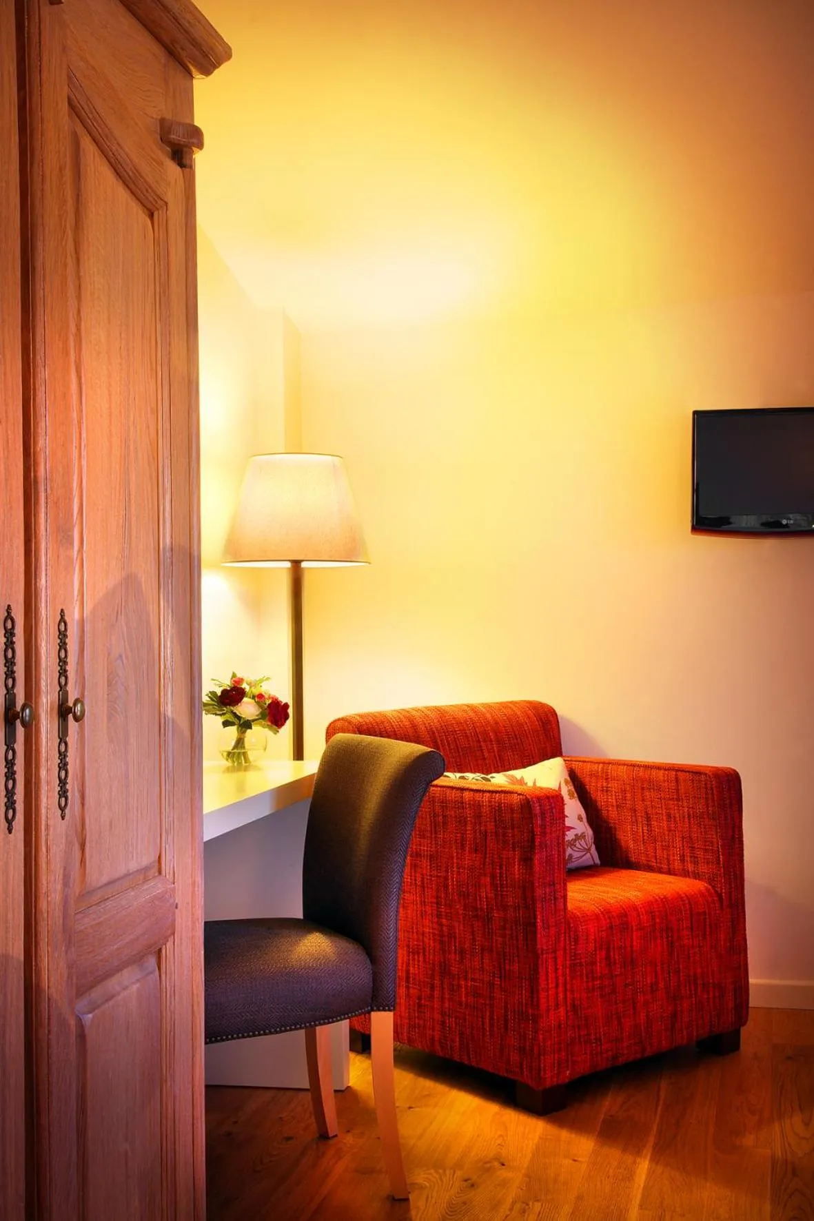 Seating area in Hostería de Guara