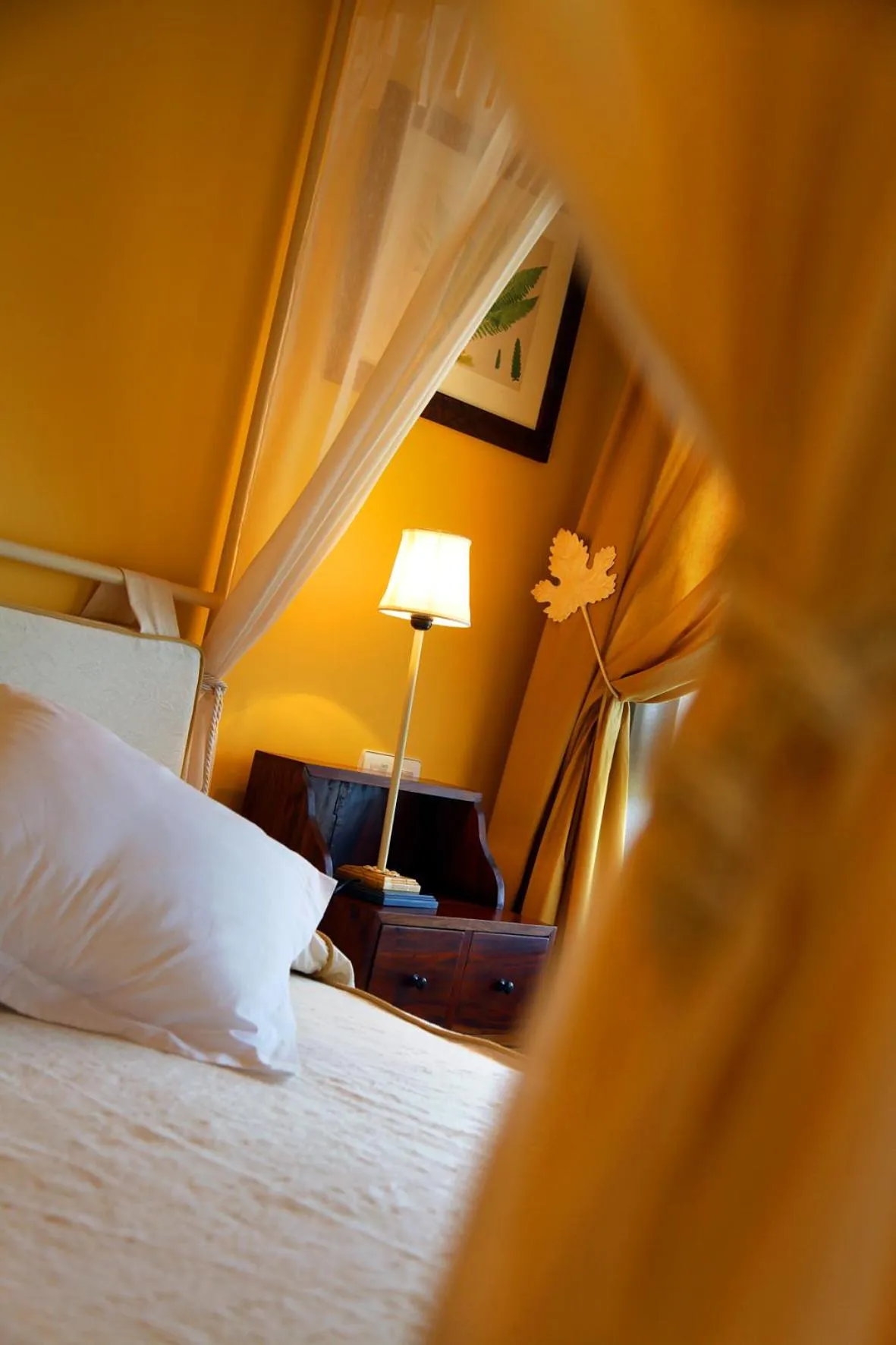 Property building, Bed in Hostería de Guara