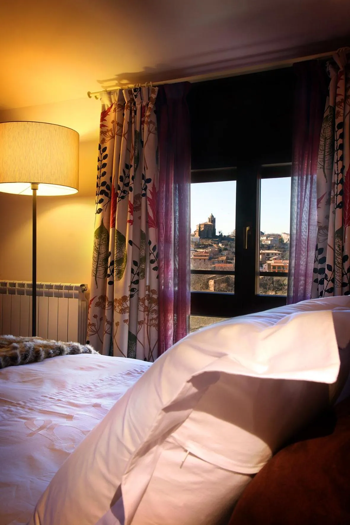 Property building, Bed in Hostería de Guara