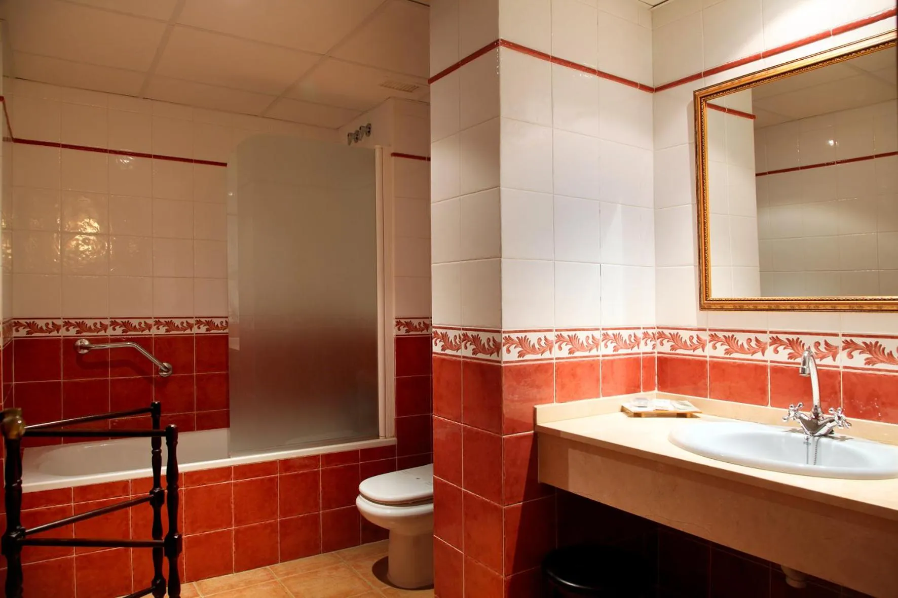 Property building in Hostería de Guara